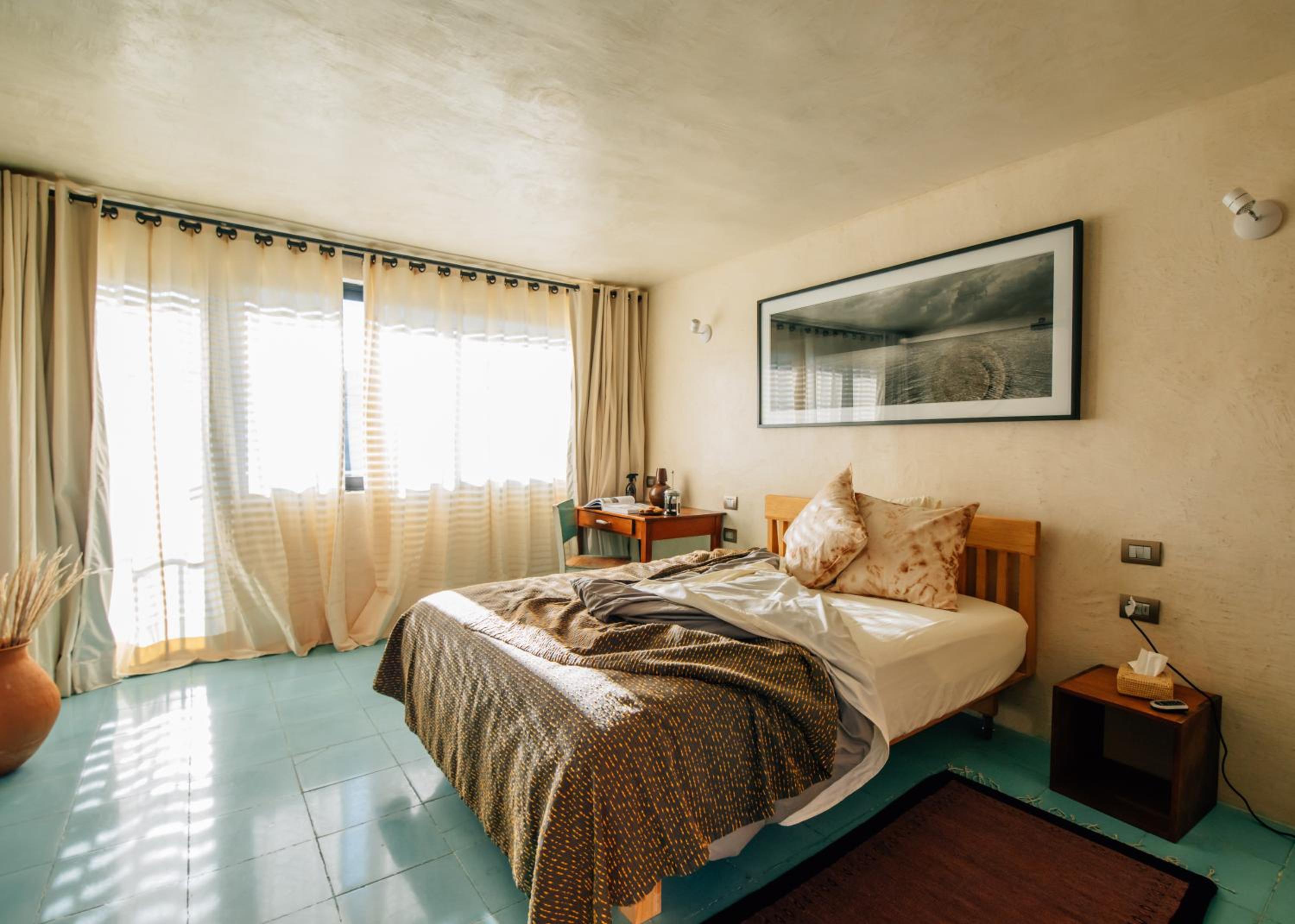 Deluxe Double Room with Balcony - Photo 13