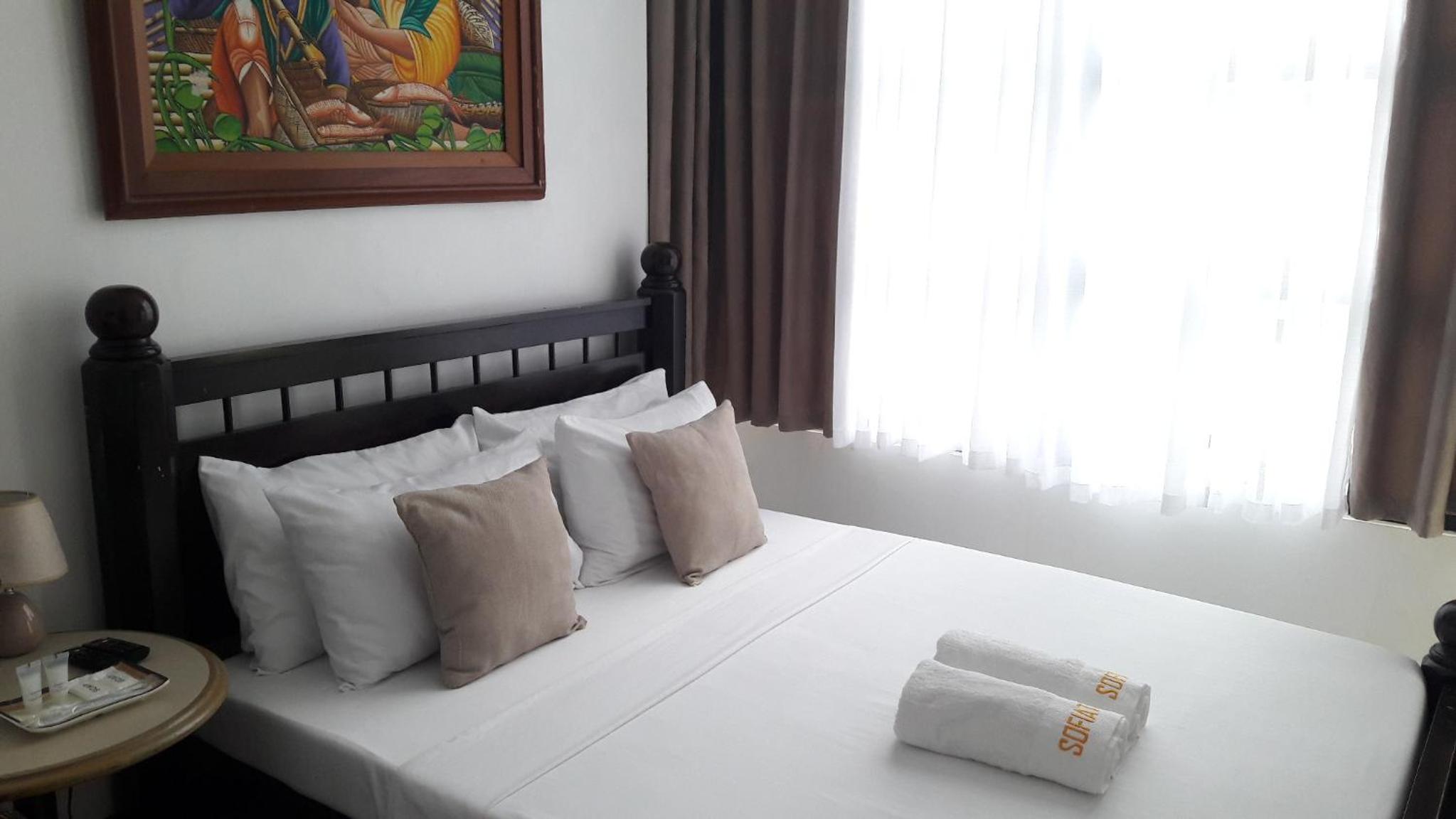 Double Room with Private Bathroom - Photo 9