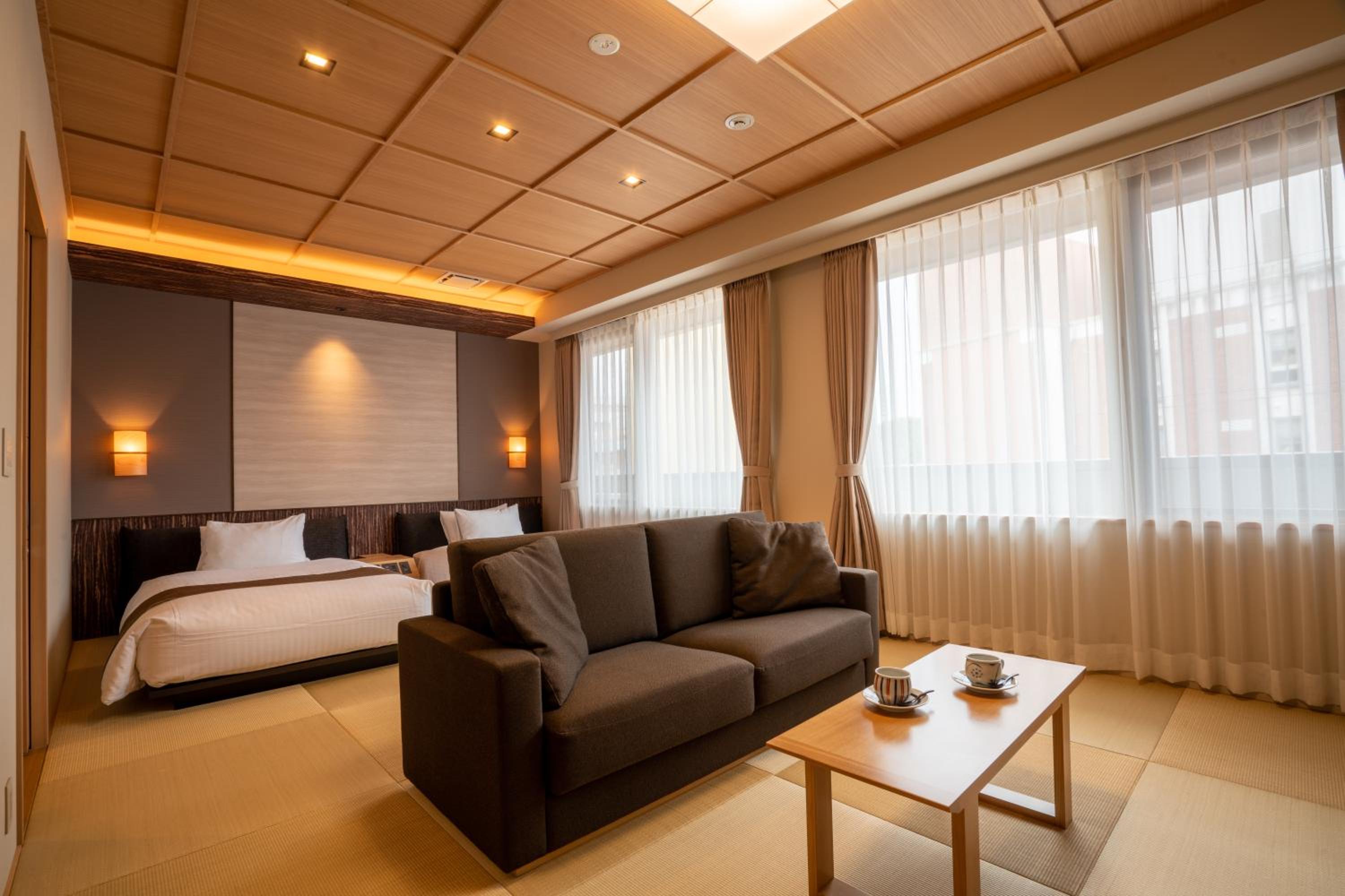 Japanese-Style Deluxe Twin Room - Non-Smoking photo 2