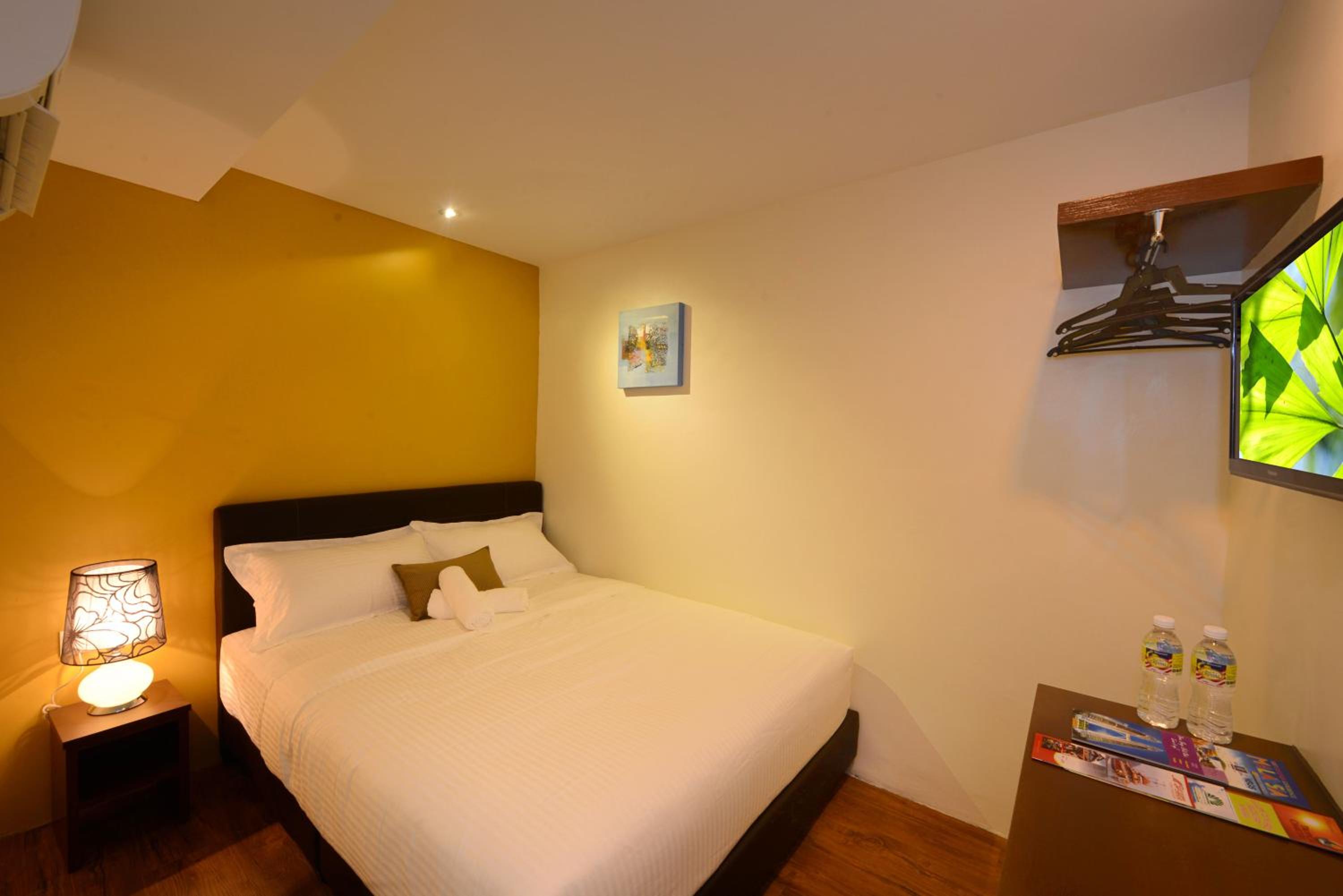 Standard Queen Room photo 3