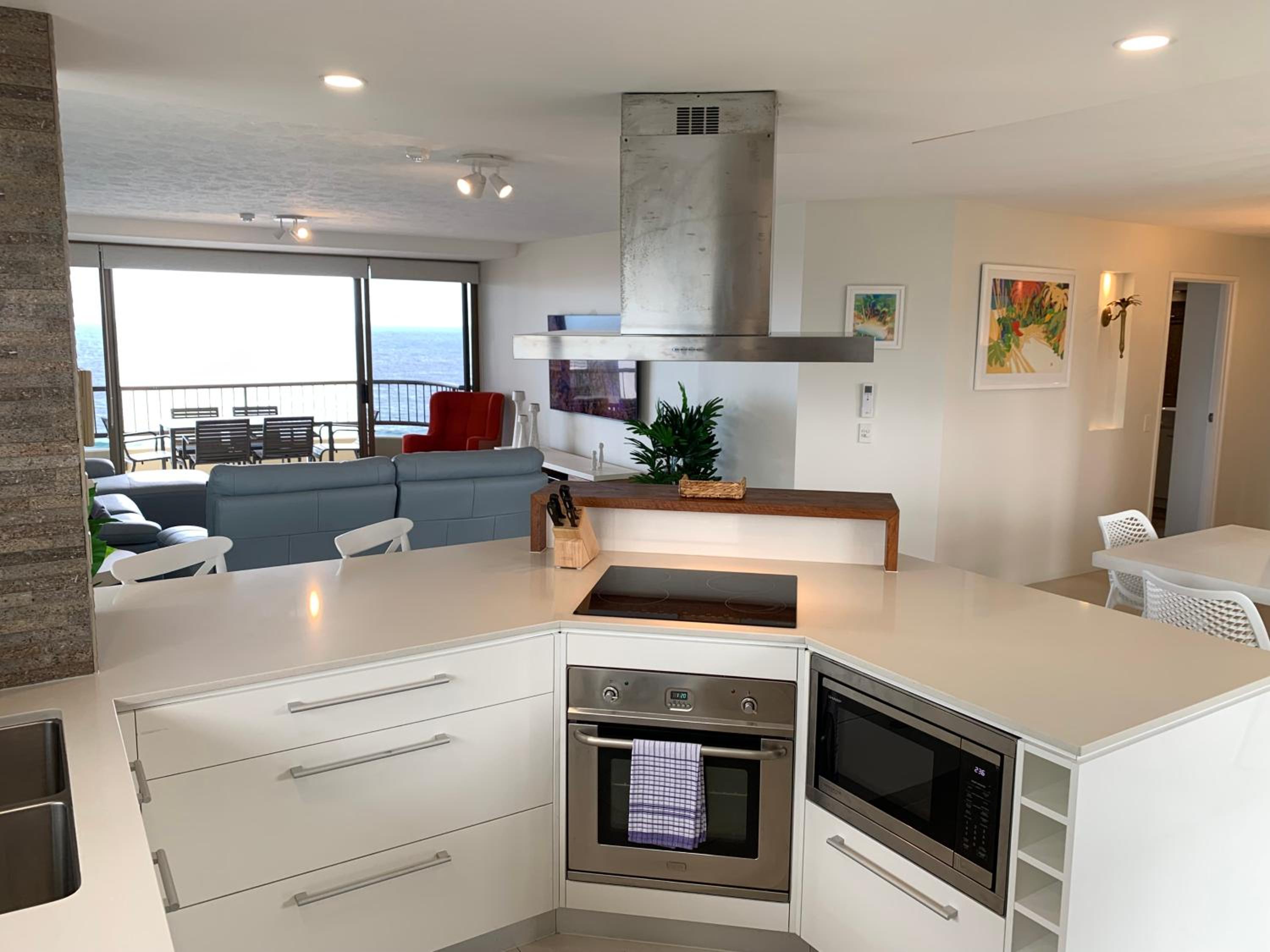 Three-Bedroom Ocean View Apartment - Photo 63