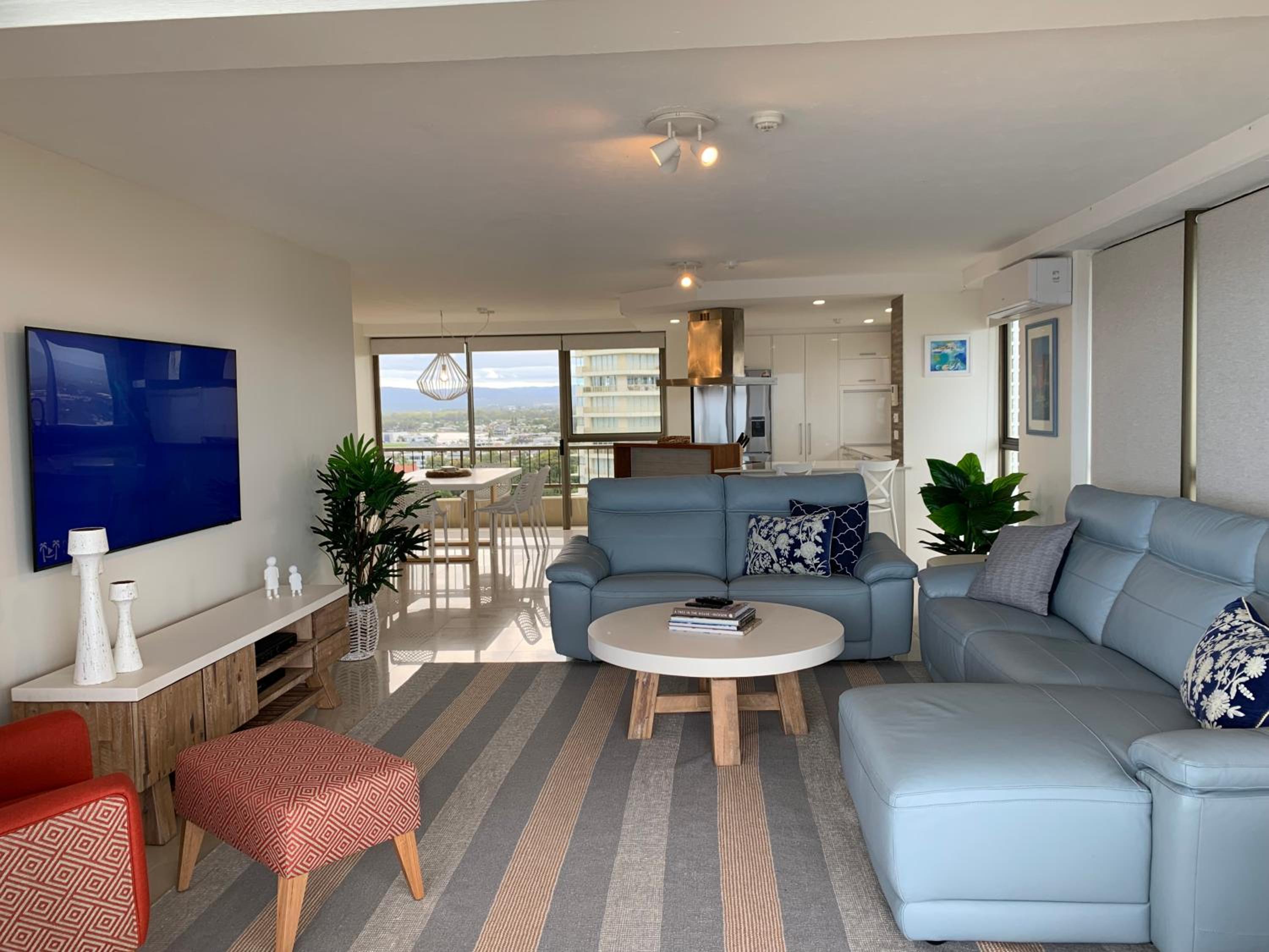 Three-Bedroom Ocean View Apartment - Photo 54
