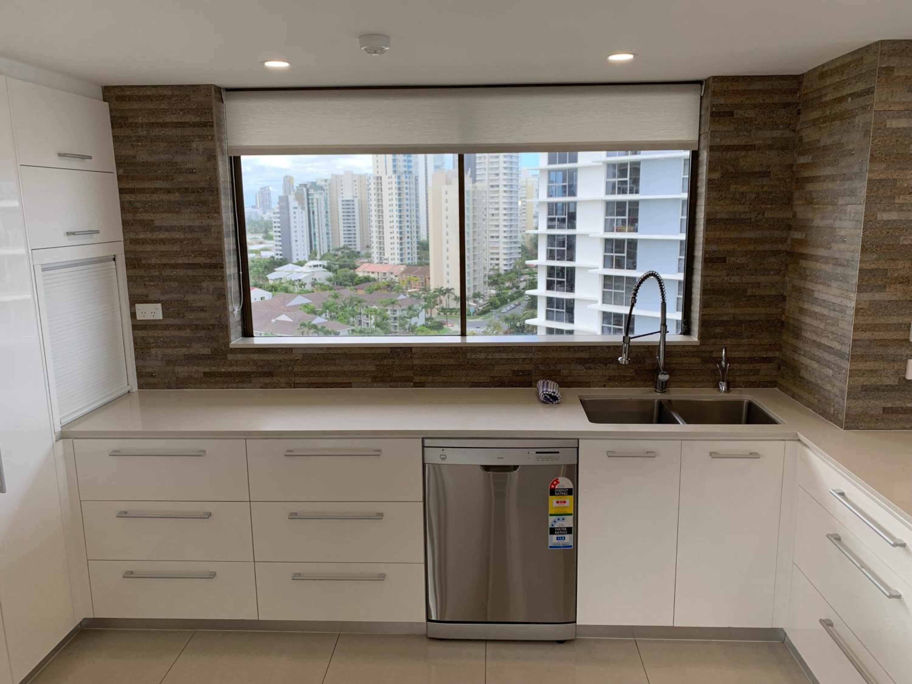Three-Bedroom Ocean View Apartment - Photo 41