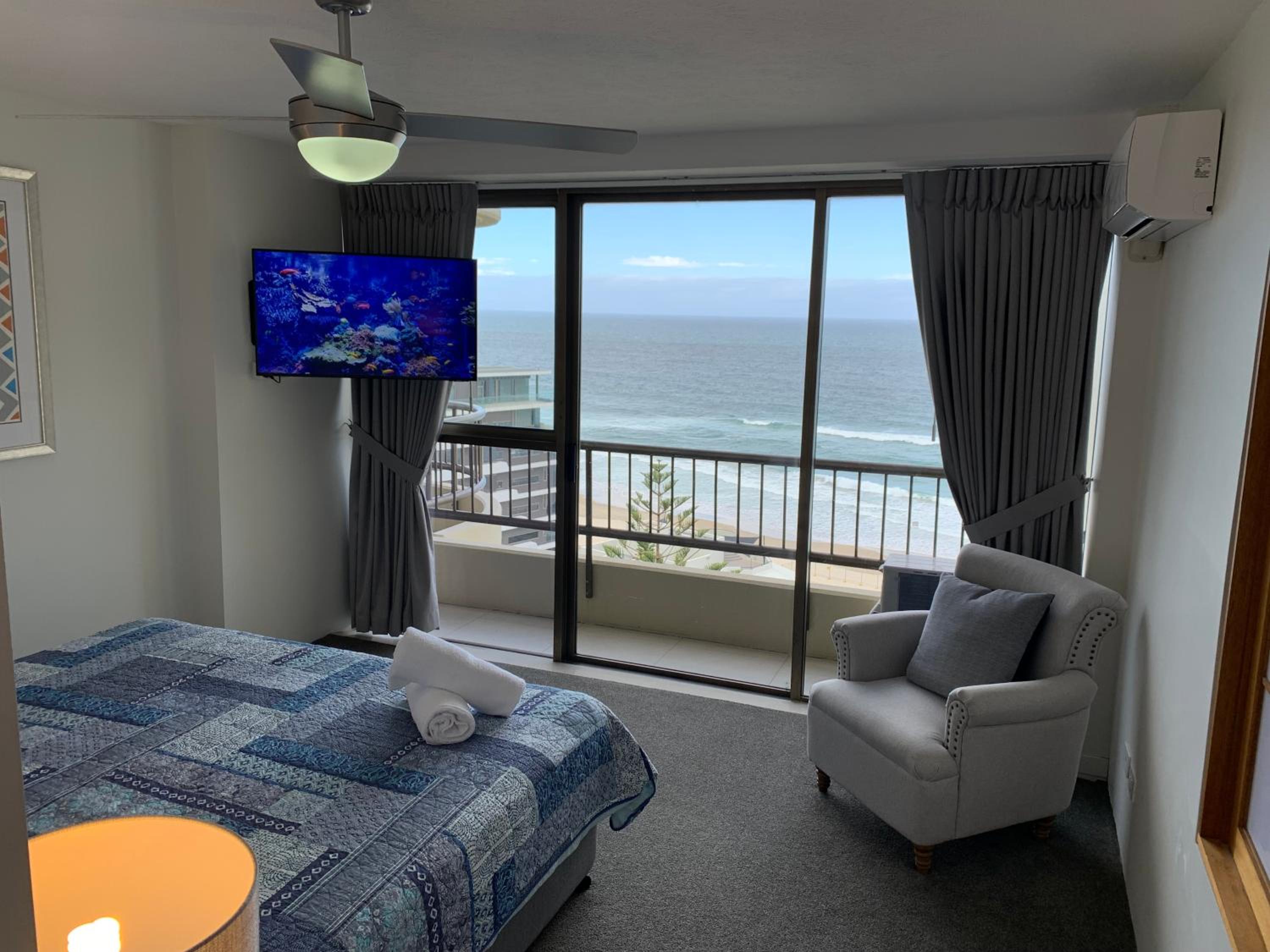 Three-Bedroom Ocean View Apartment - Photo 26