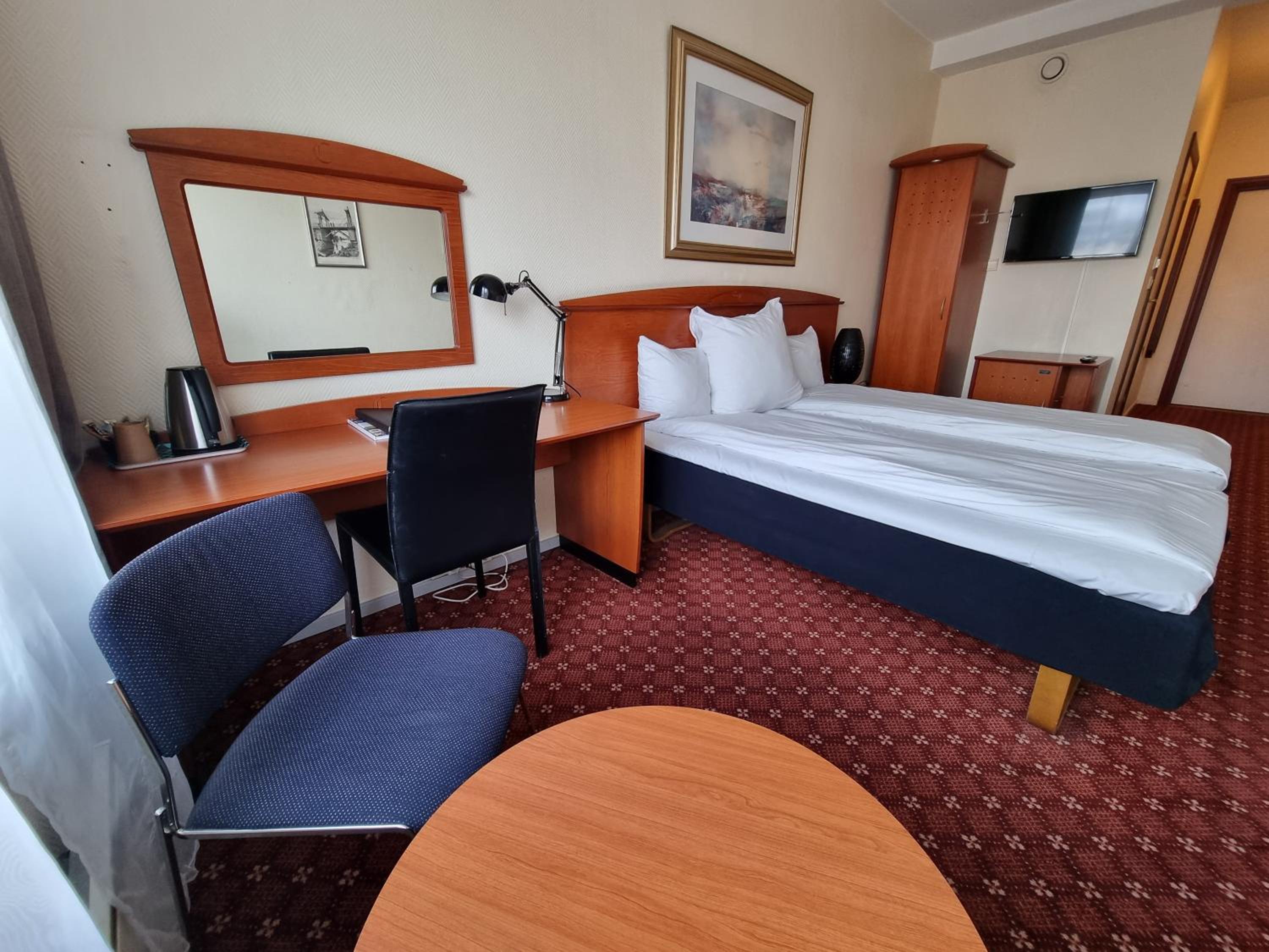 Twin Room - Photo 4
