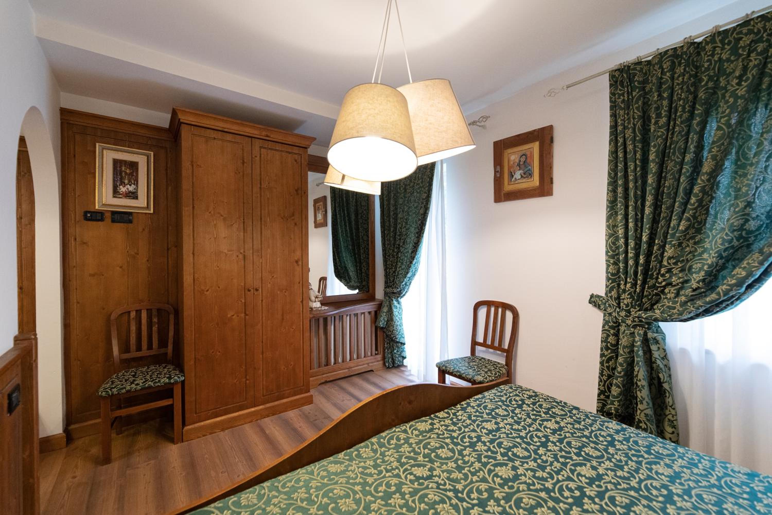 Standard Double or Twin Room with Balcony - Photo 2