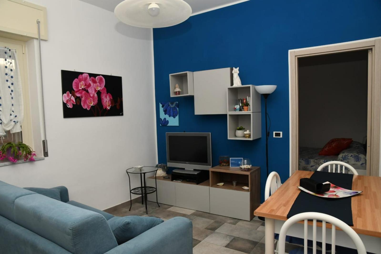 One-Bedroom House photo 1