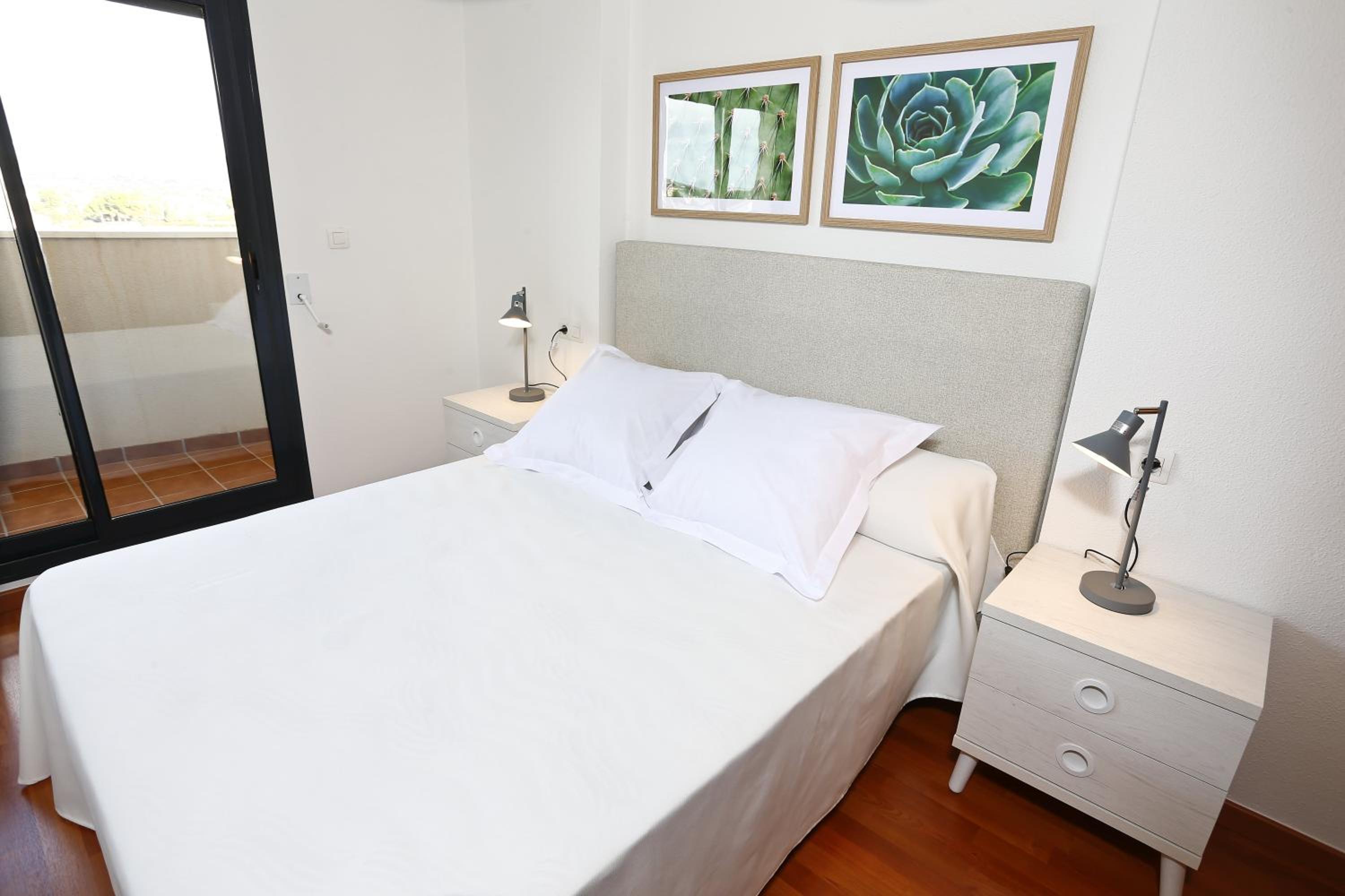 Apartment with Terrace - Photo 15