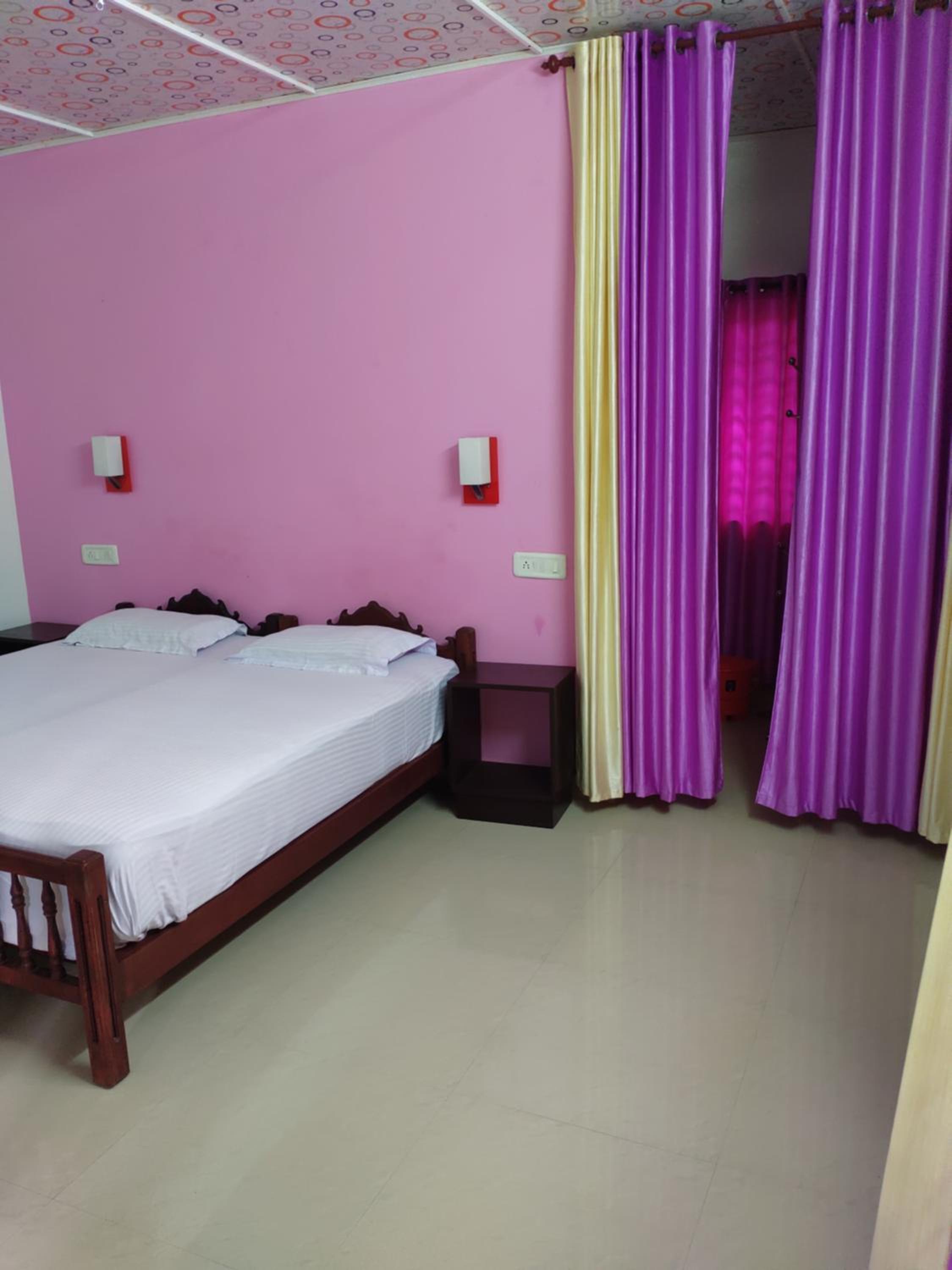 Standard Double or Twin Room photo 3