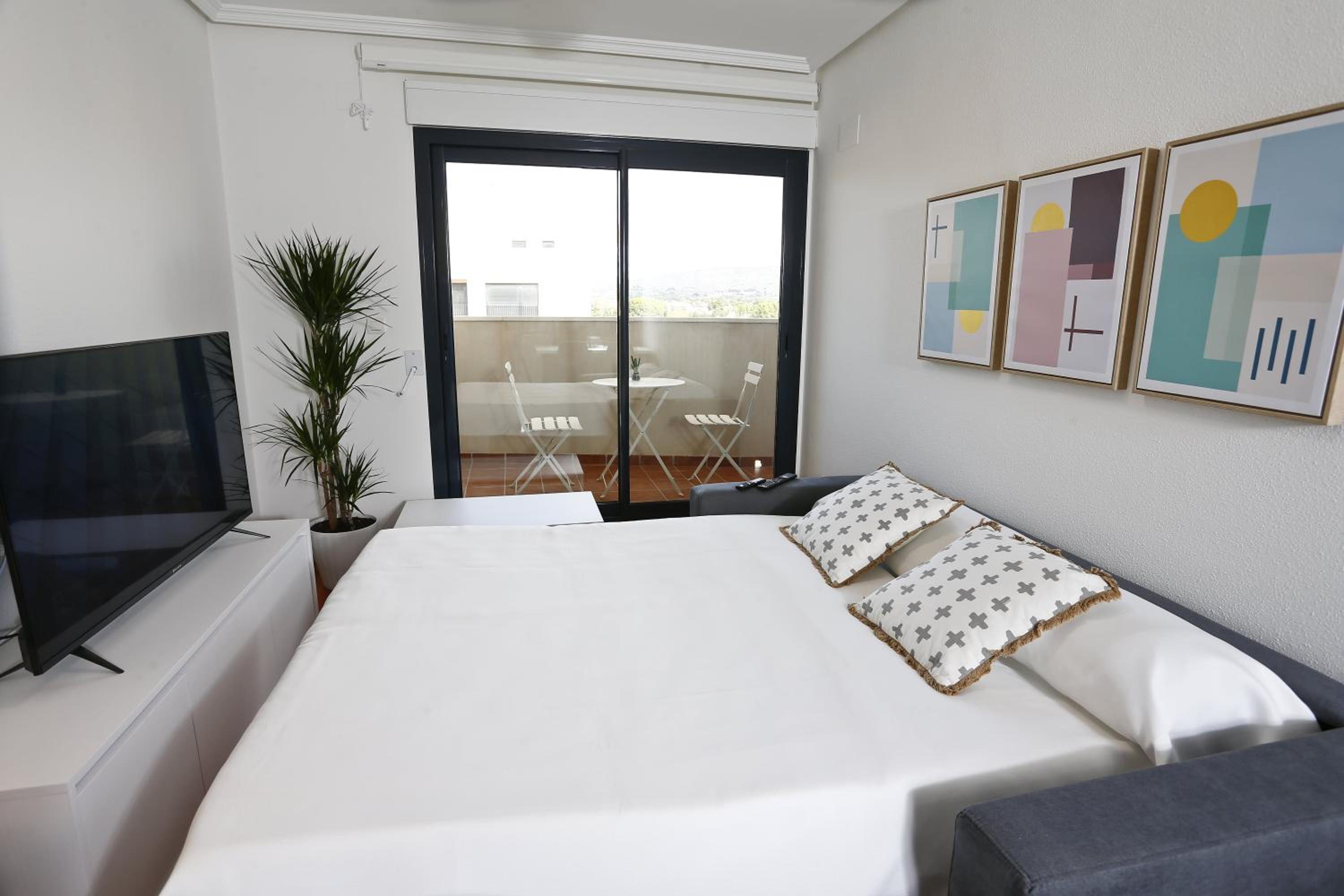 Apartment with Terrace - Photo 13