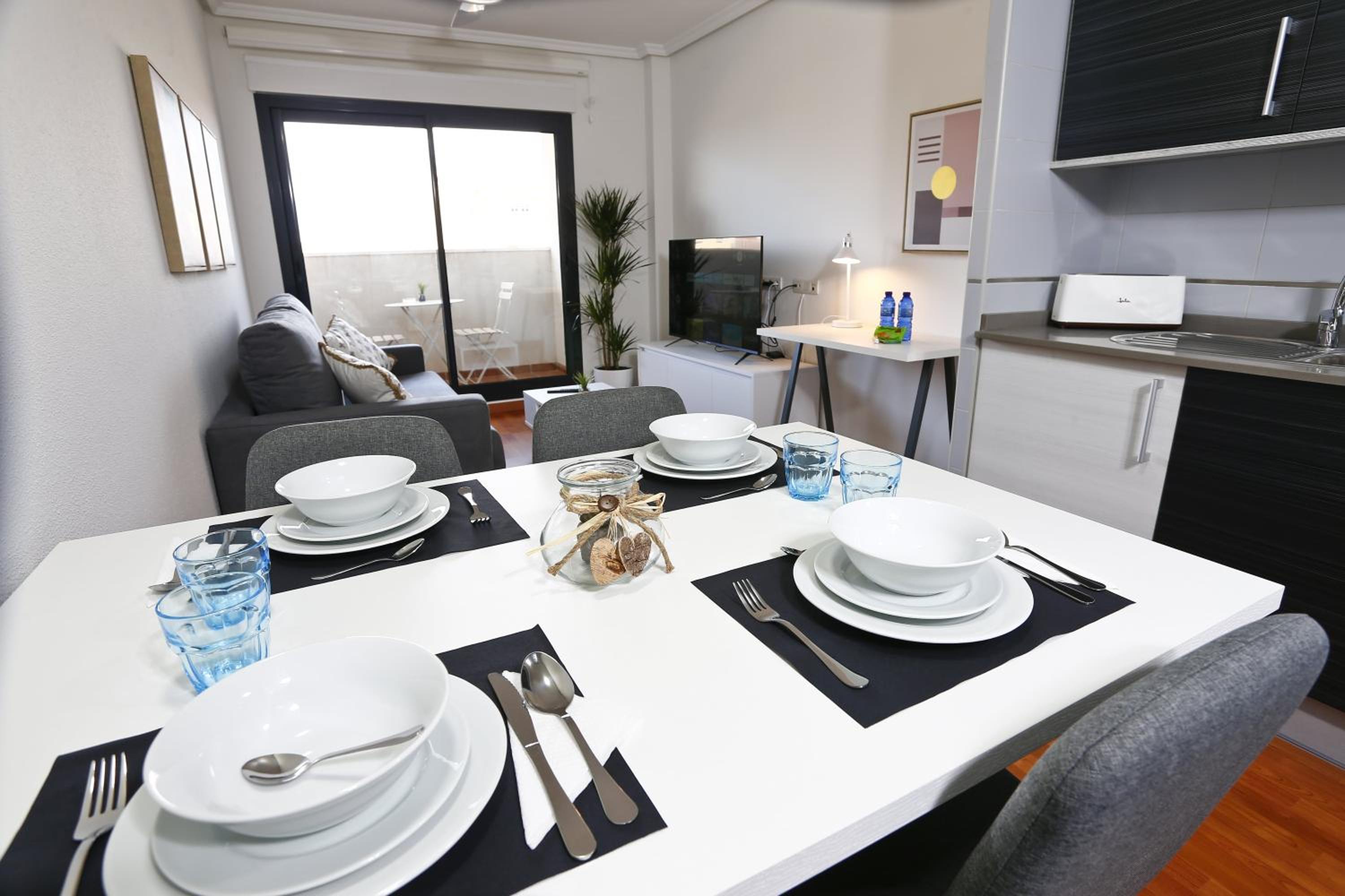 Apartment with Terrace - Photo 12