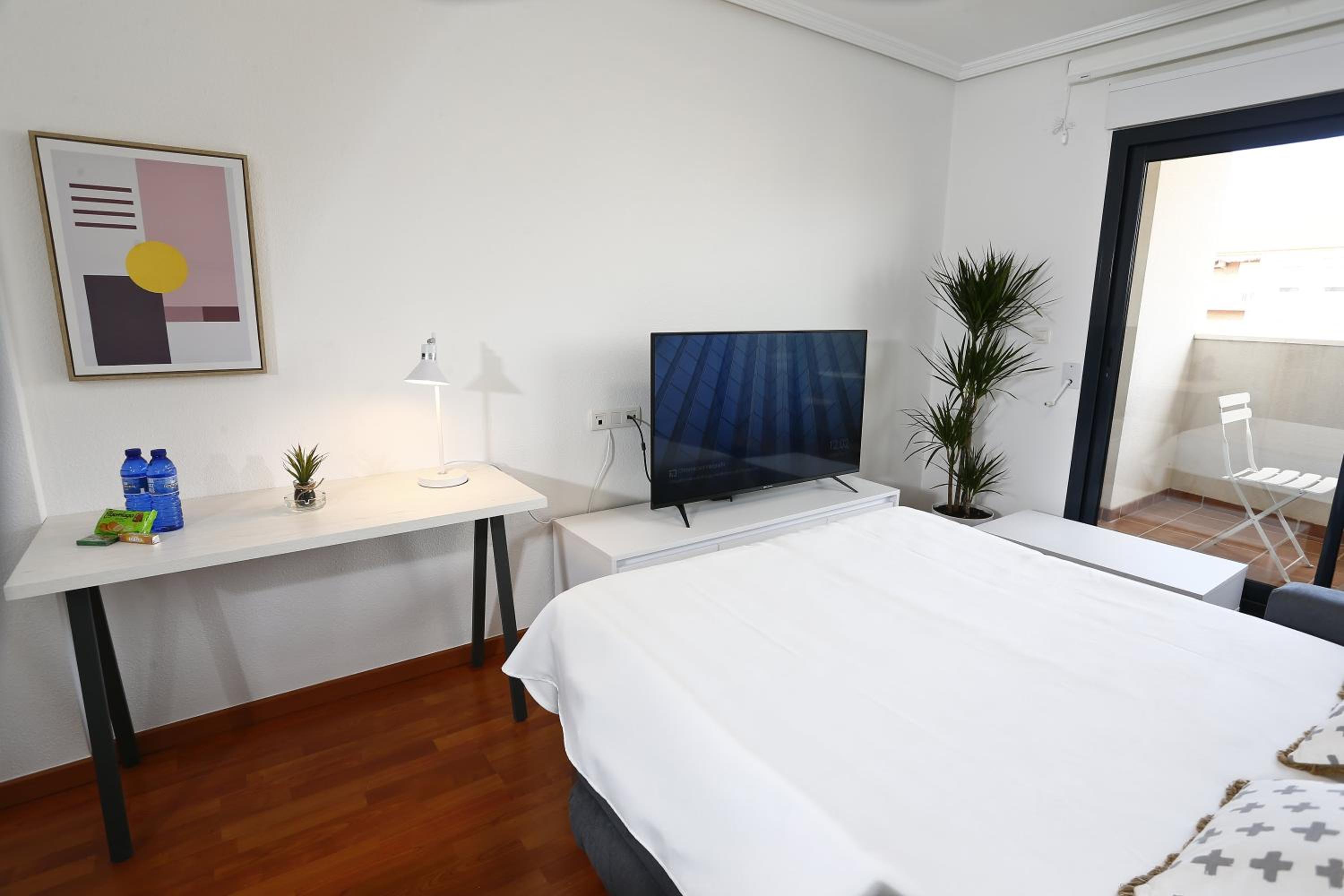 Apartment with Terrace - Photo 17