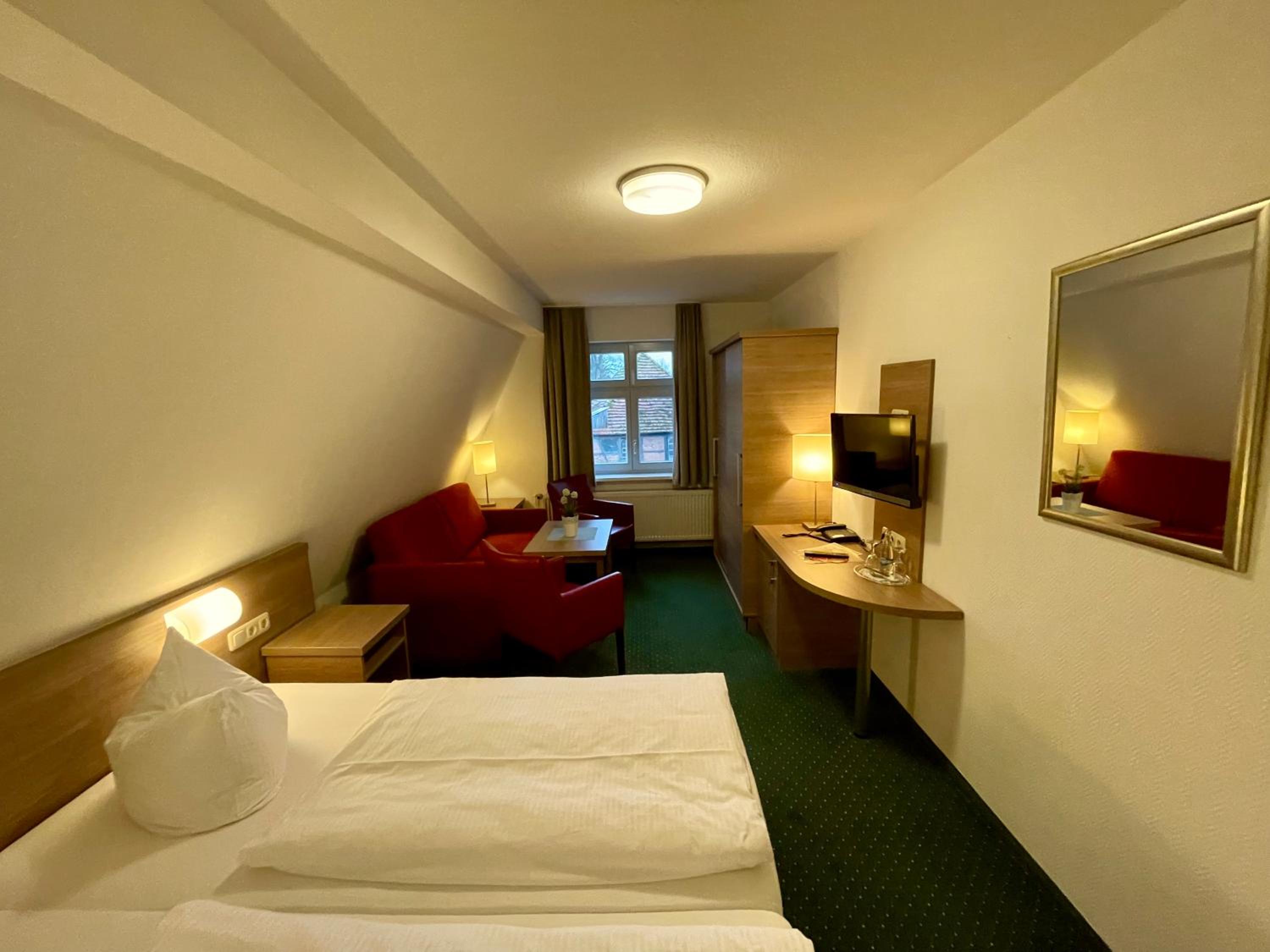 Double or Twin Room - Photo 3