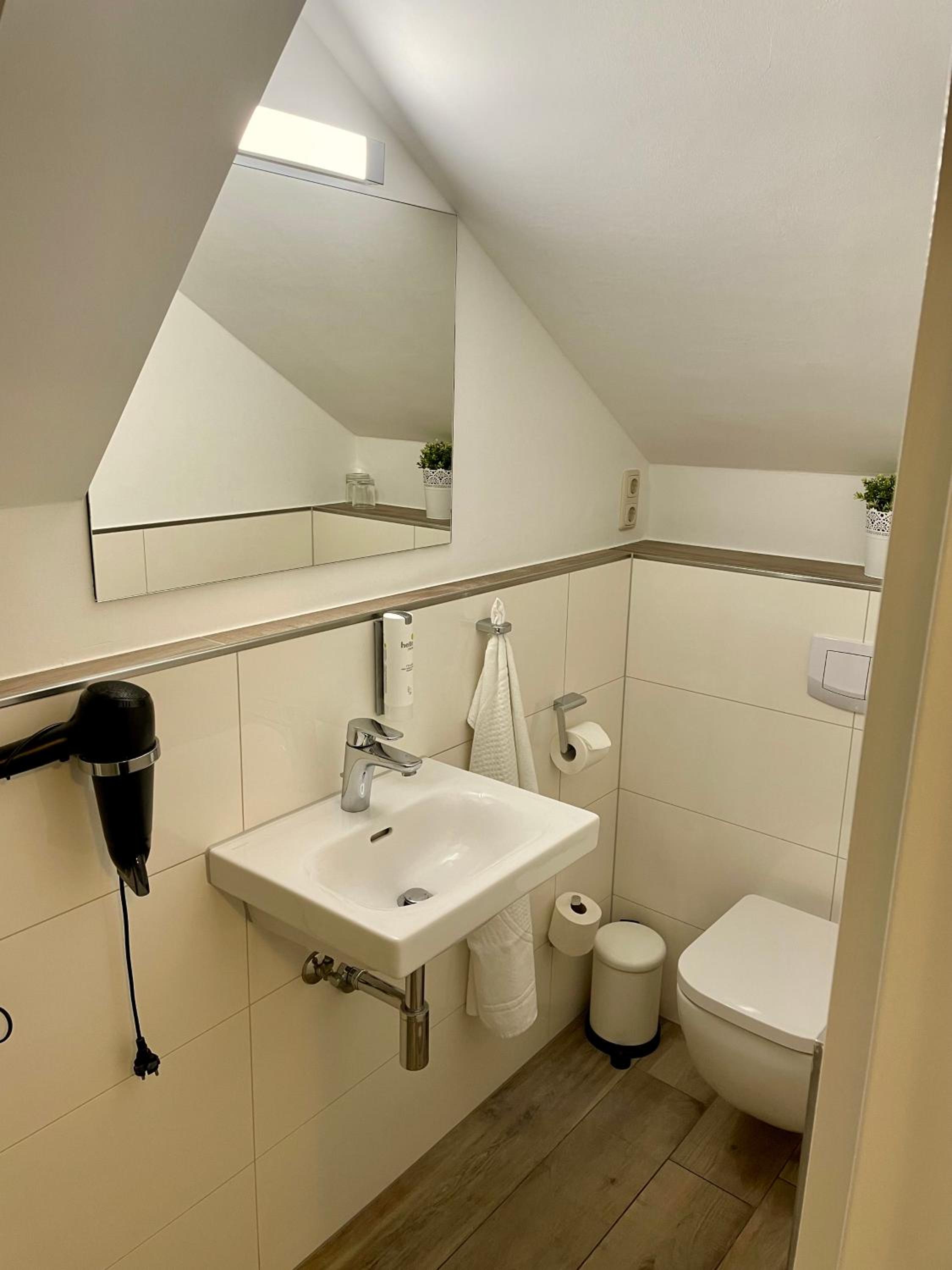 Double Room - Photo 2