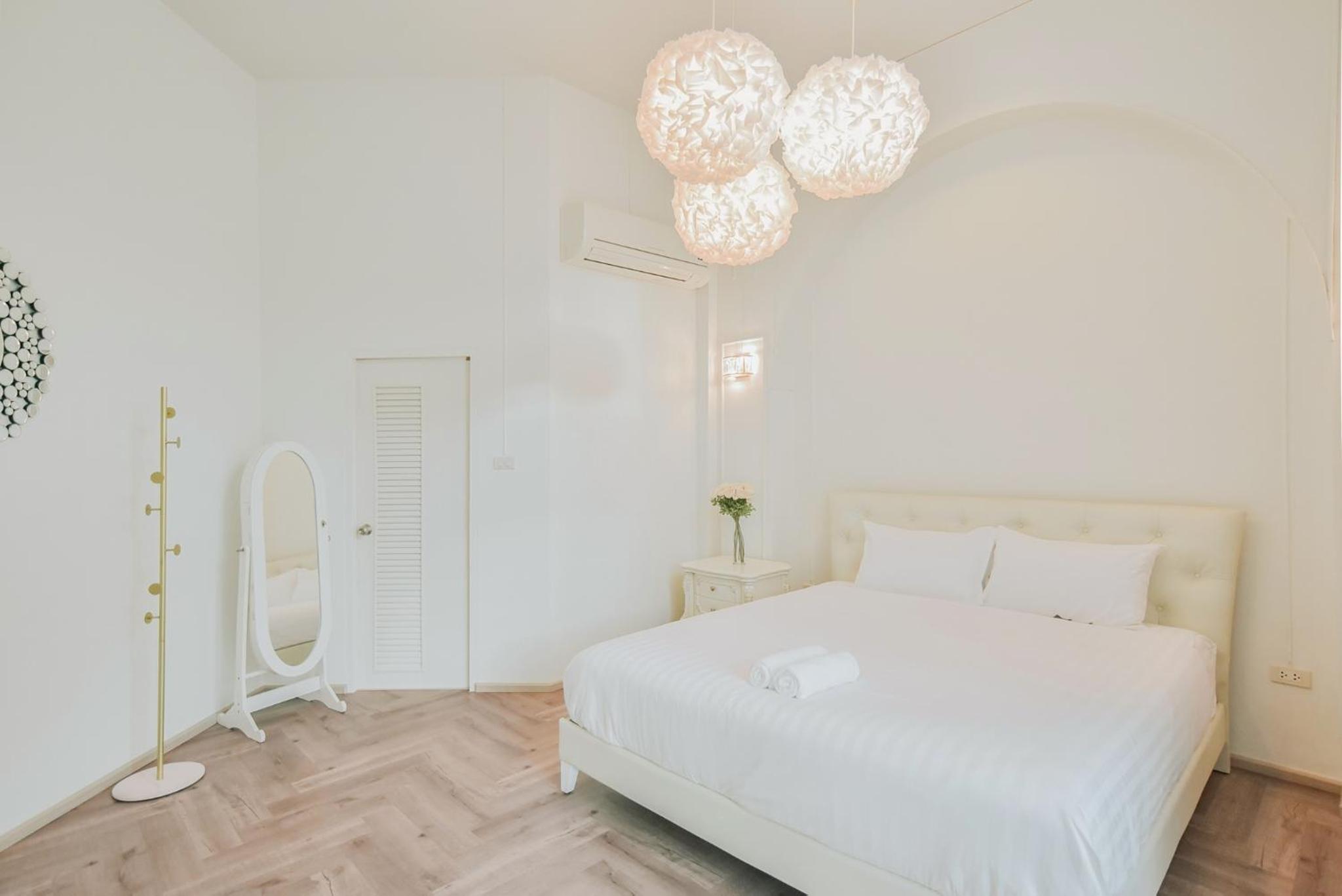 Three-Bedroom Villa - Photo 48