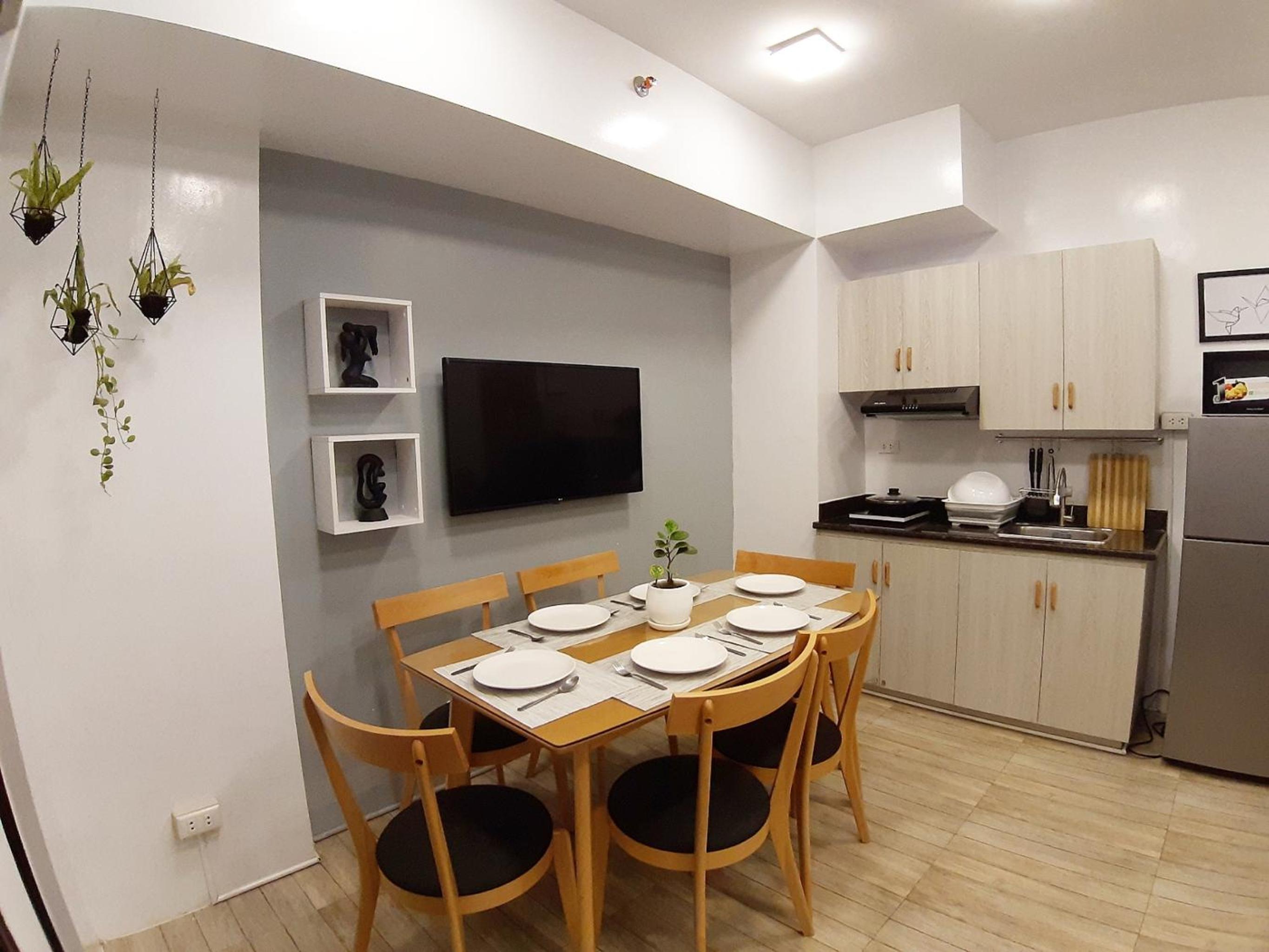 One-Bedroom Apartment - Photo 4