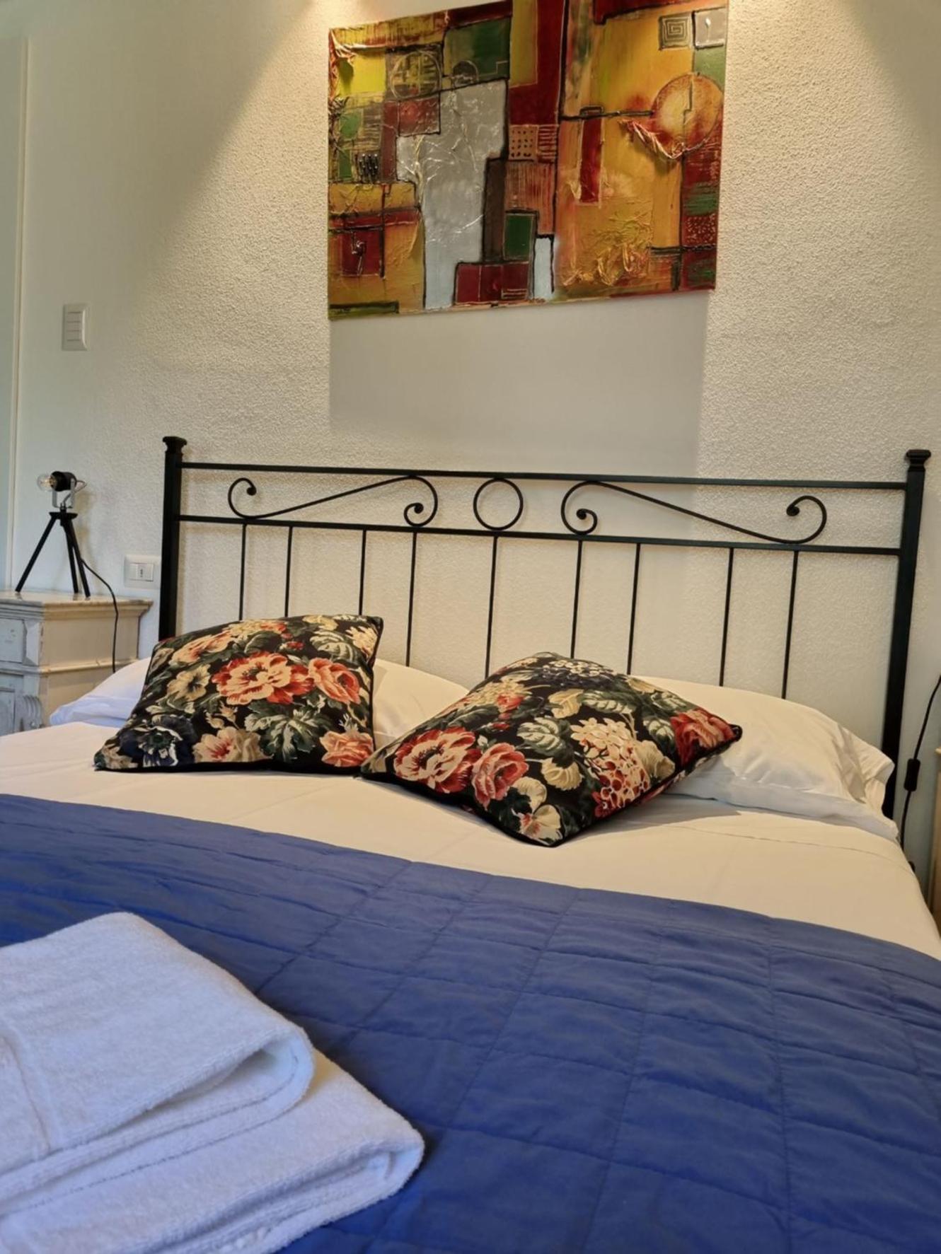 Large Double Room photo 1