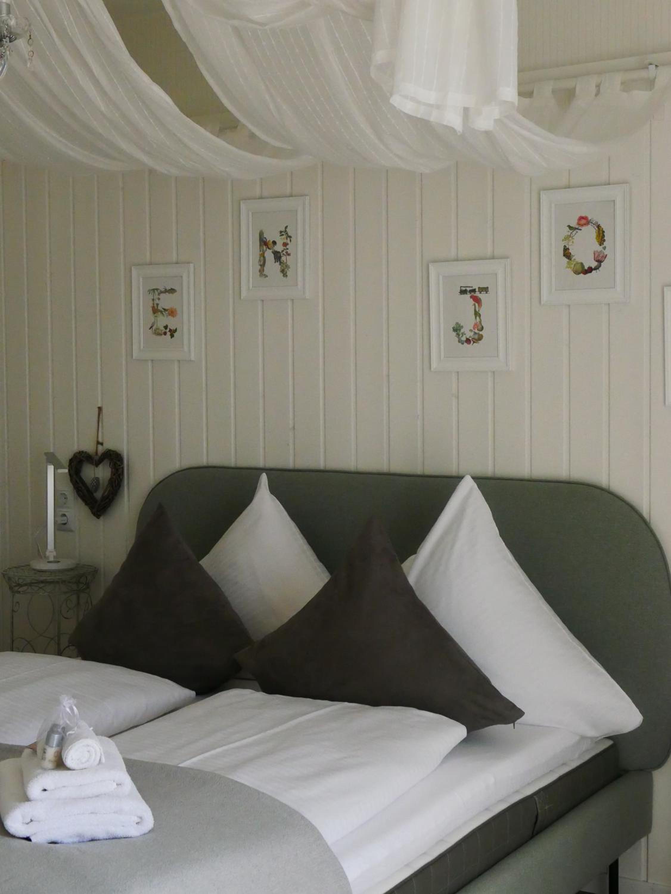 Double Room with Balcony - Photo 4