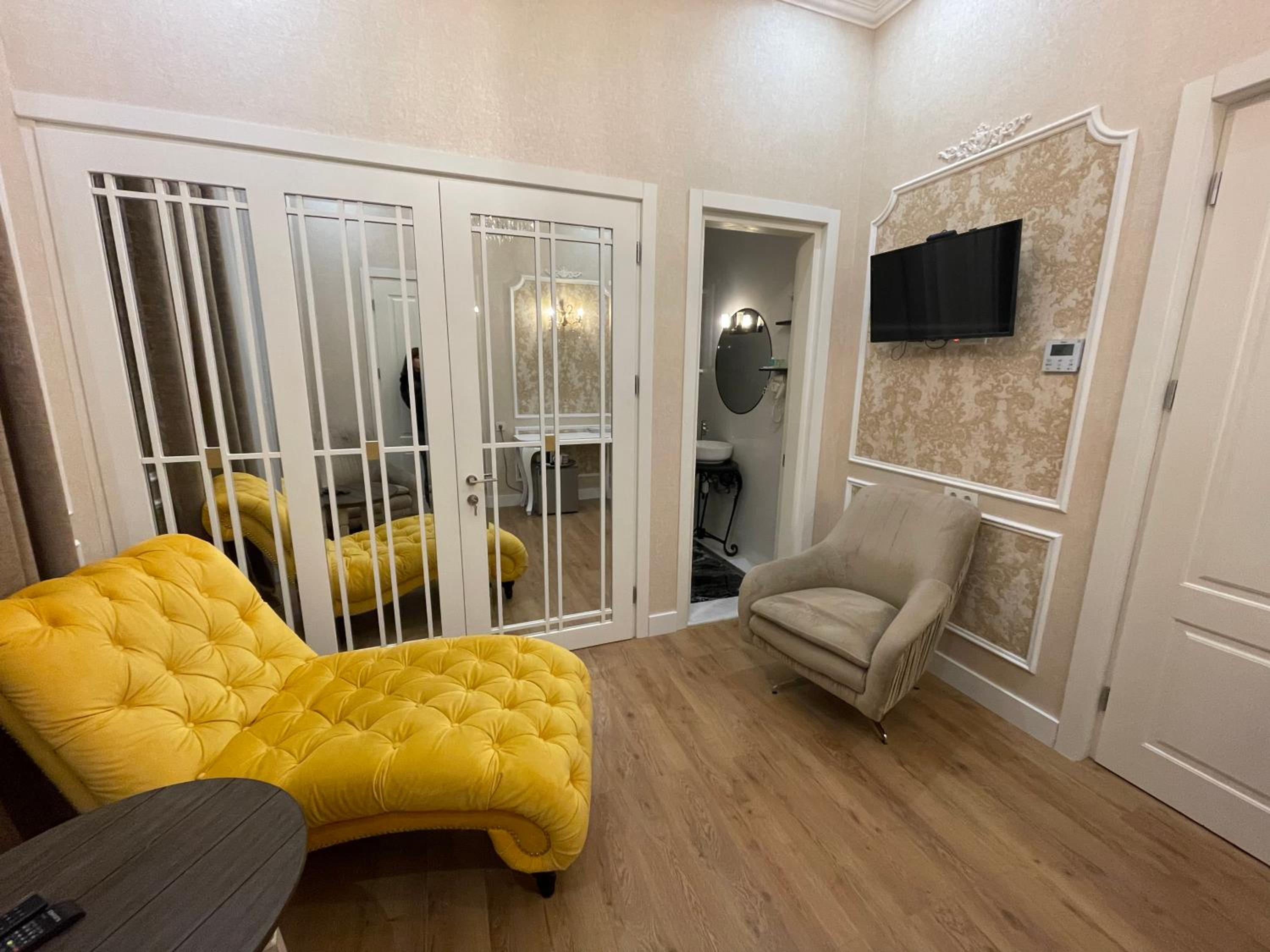 Two-Bedroom Suite - Photo 27