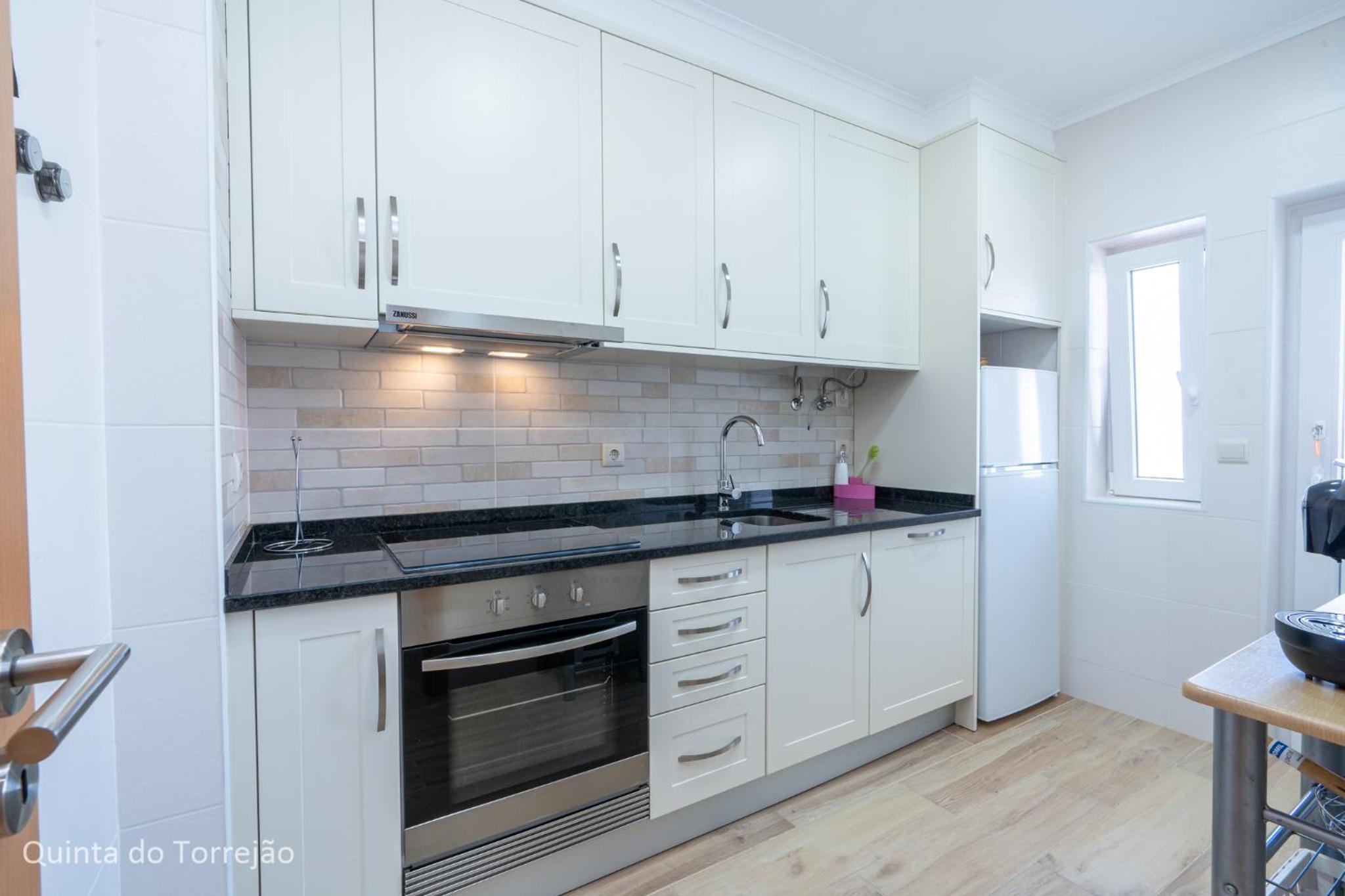 Two-Bedroom Apartment with Balcony and Terrace photo 2