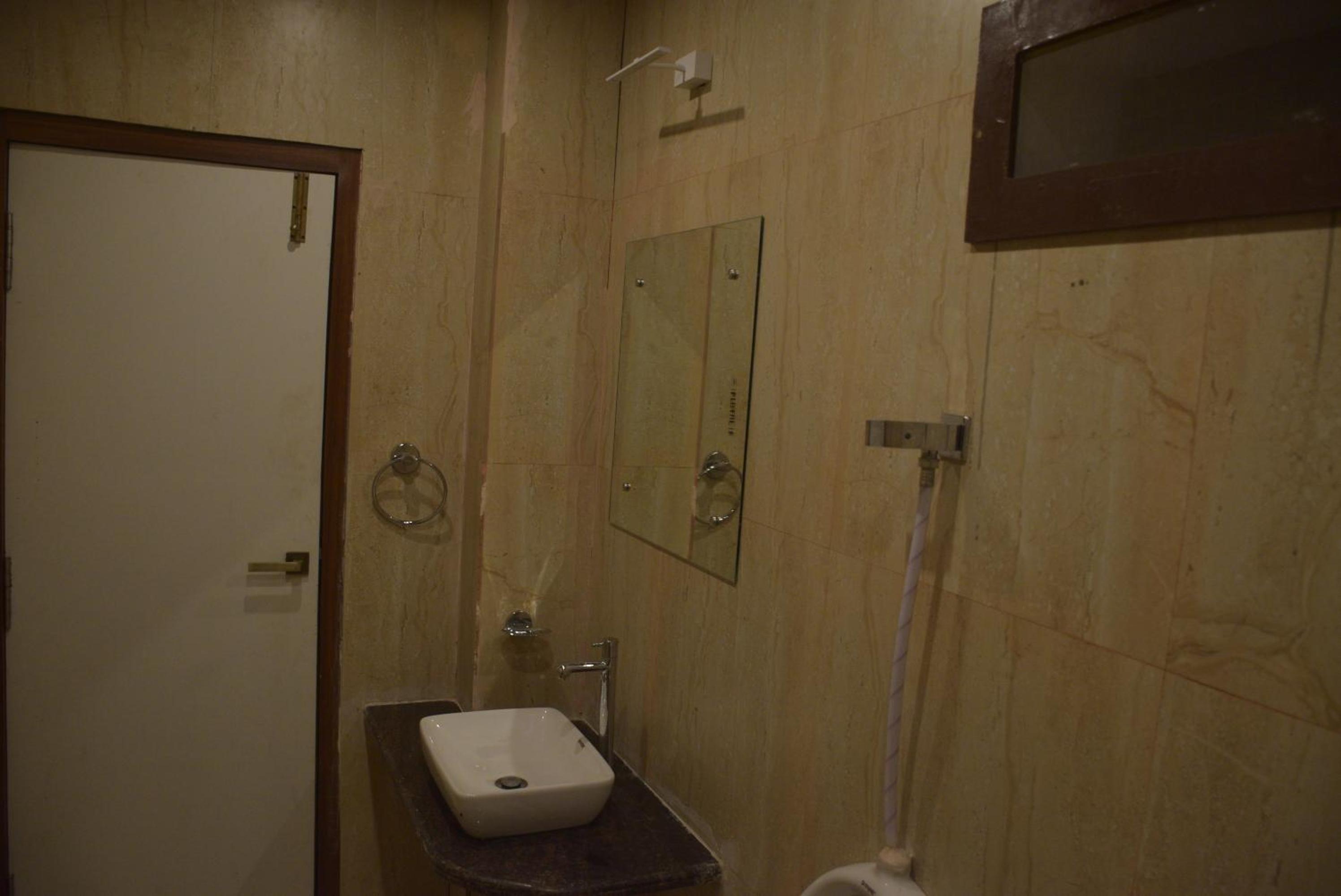 Deluxe Room - Photo 8