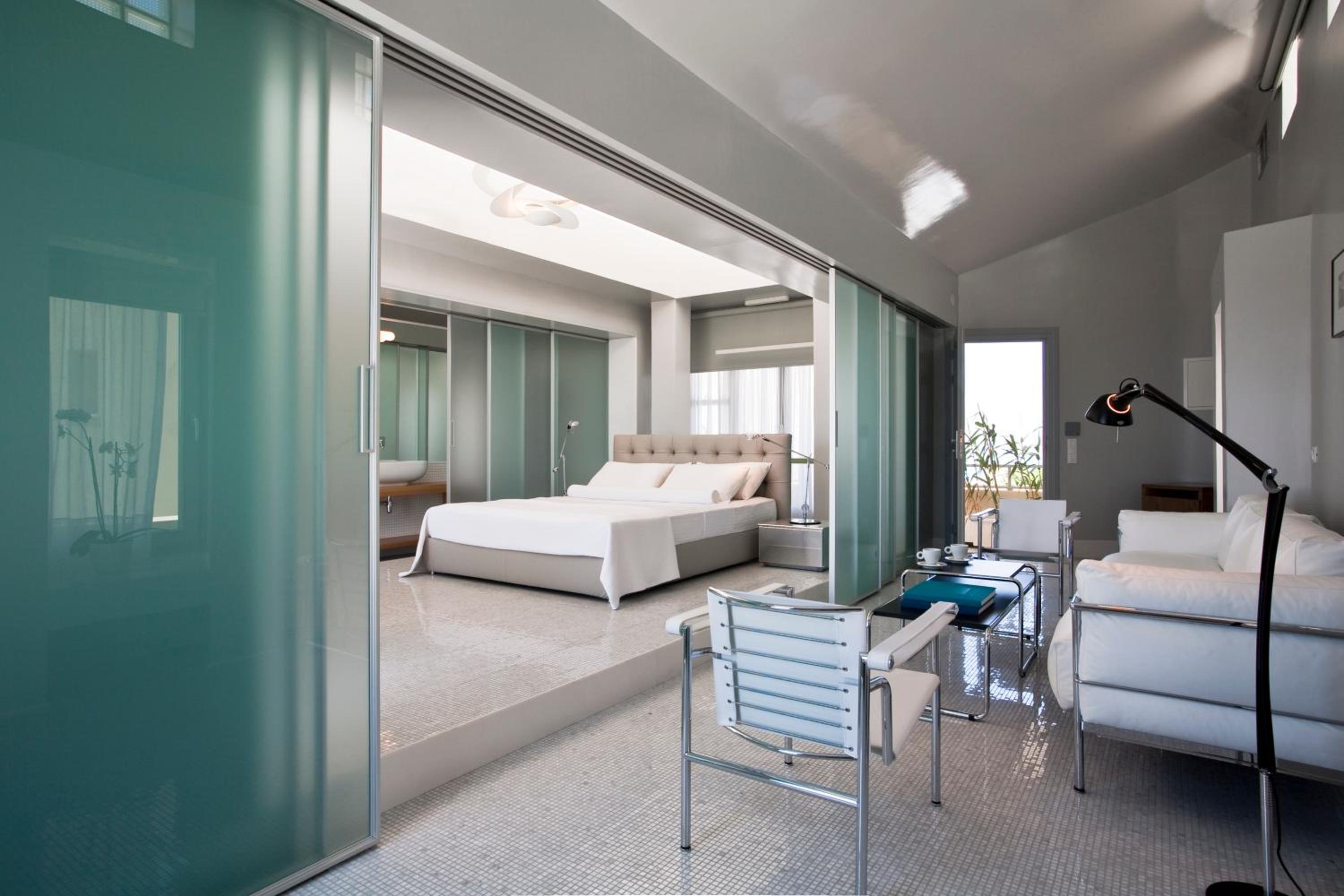 Master Suite with Volcano View photo 1