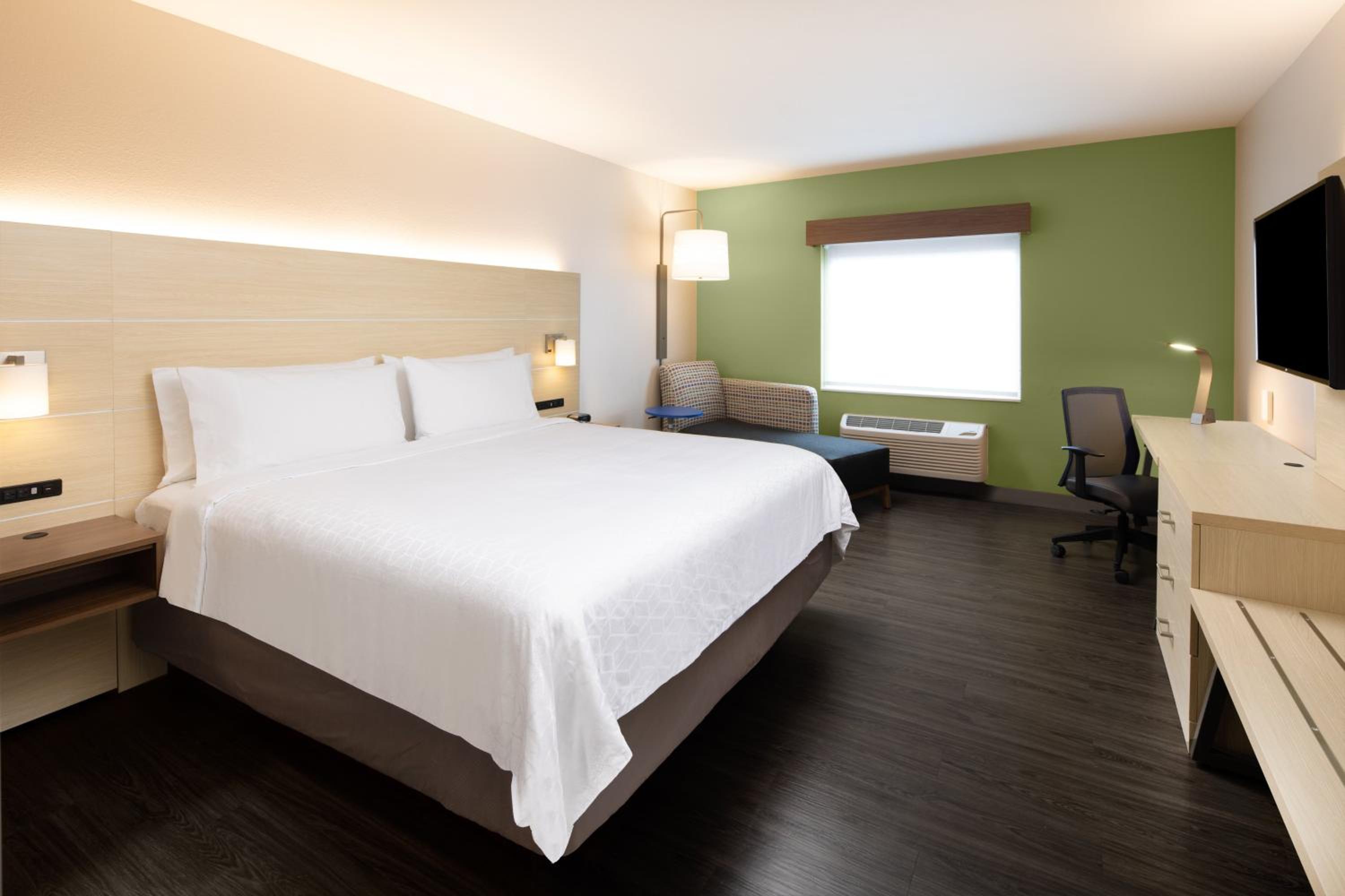 Standard King Room - Photo 1