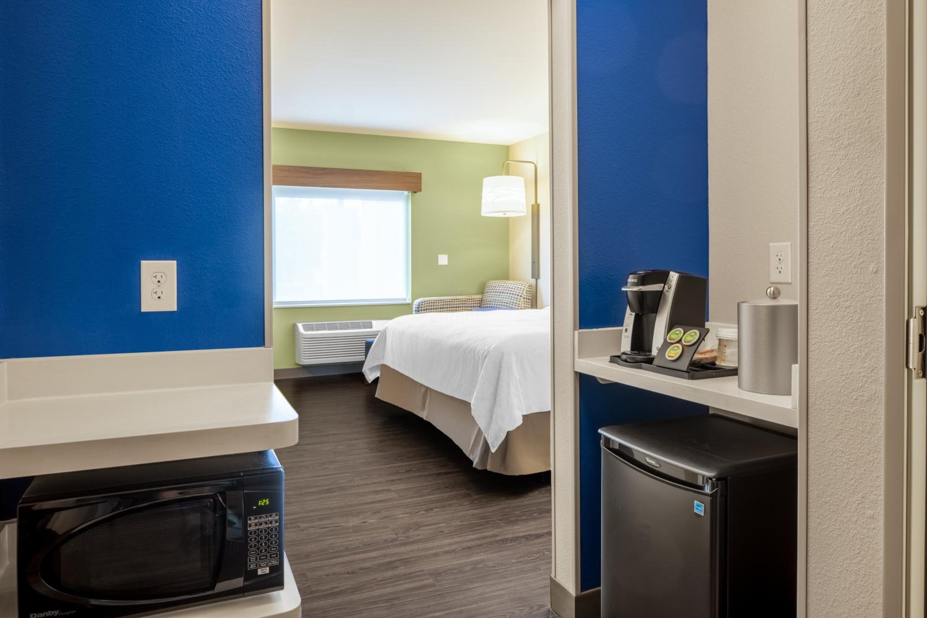 King Room with Roll-In Shower - Disability Access