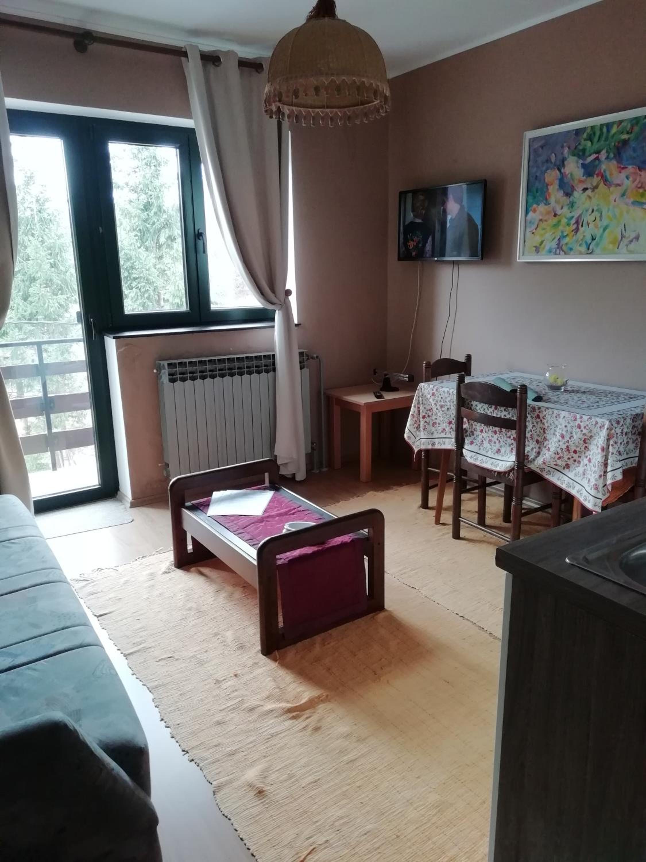 One-Bedroom Apartment - Photo 1