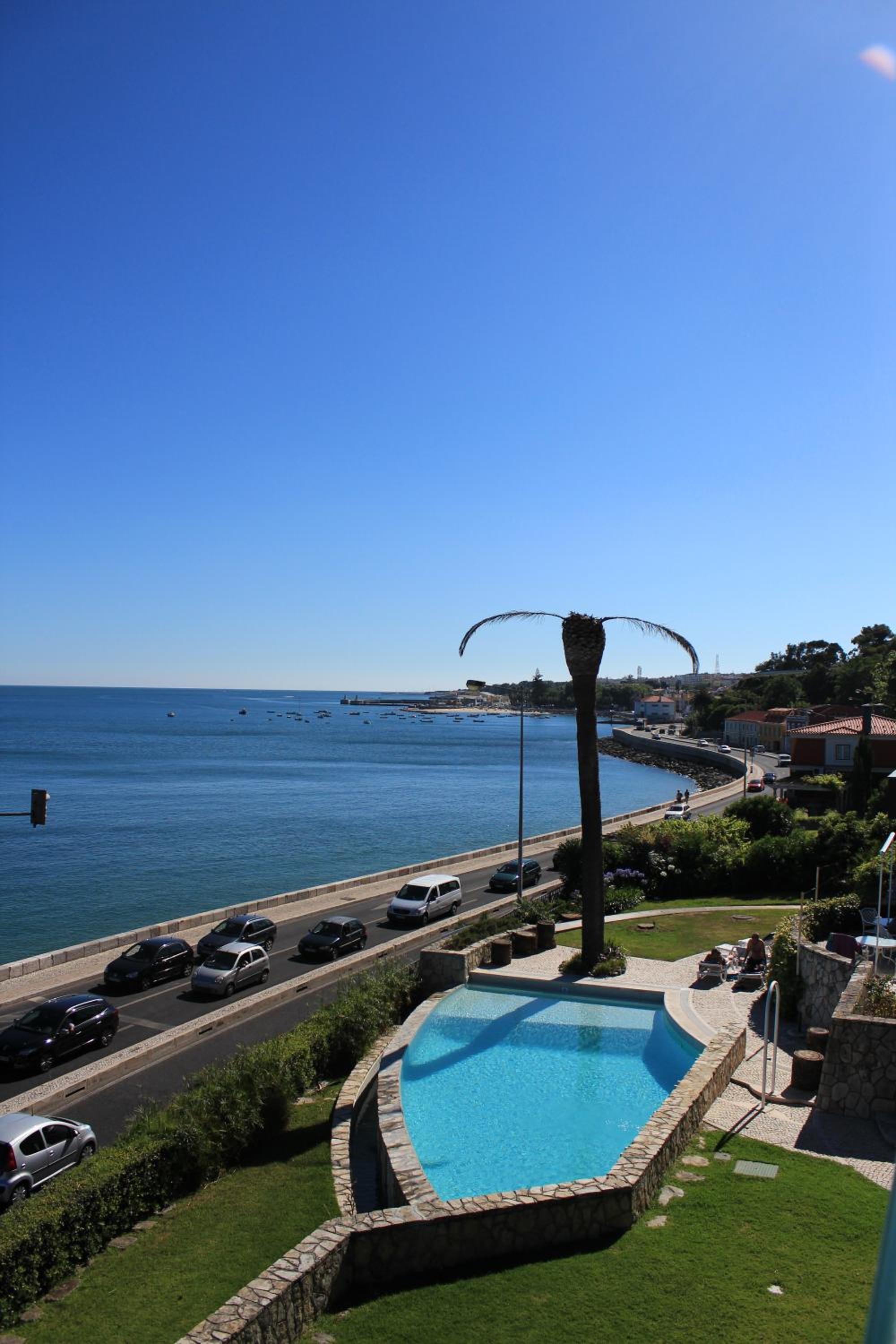 Deluxe Suite with Sea View - Photo 20