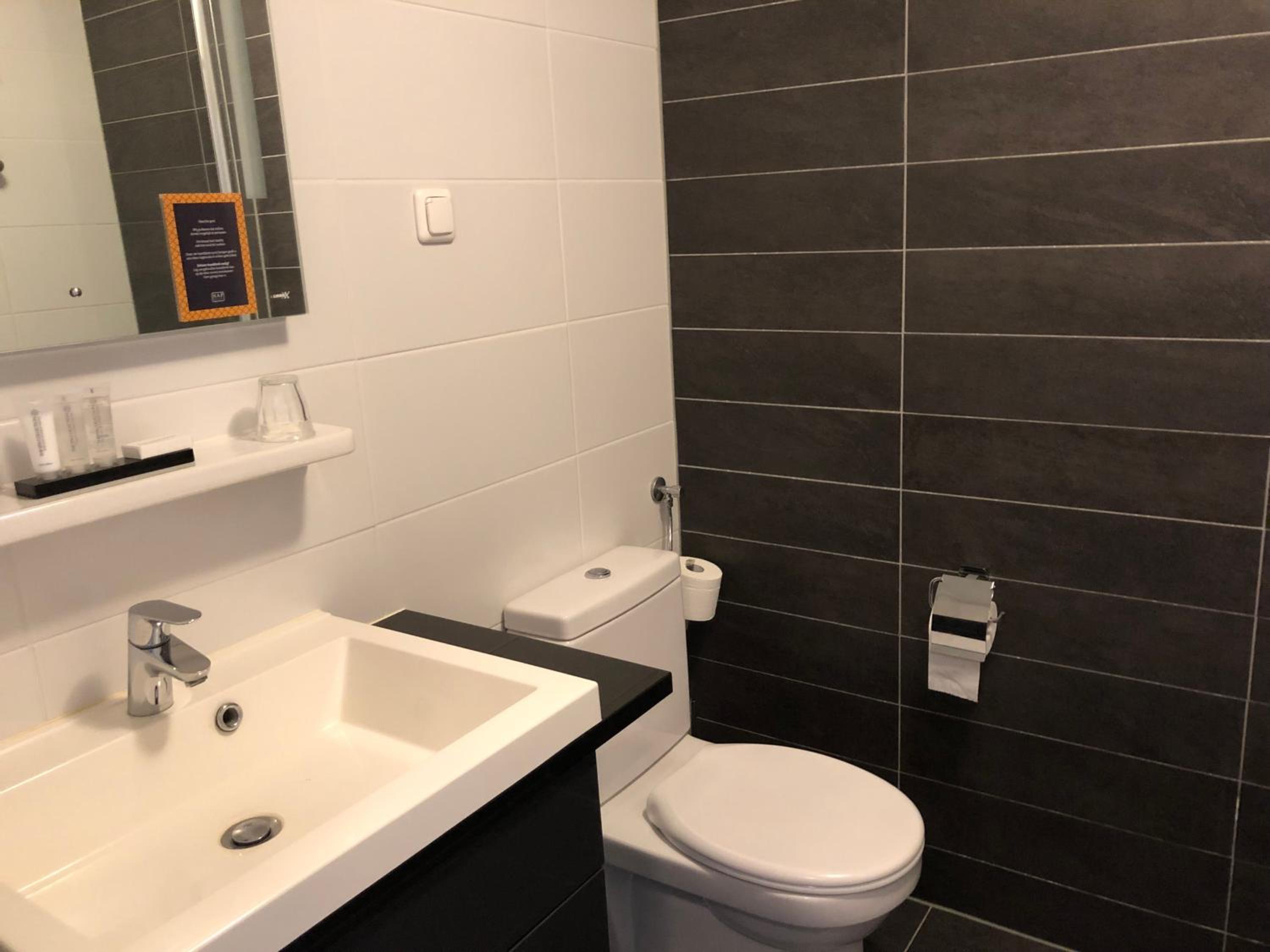 Small Double or Twin Room photo 3