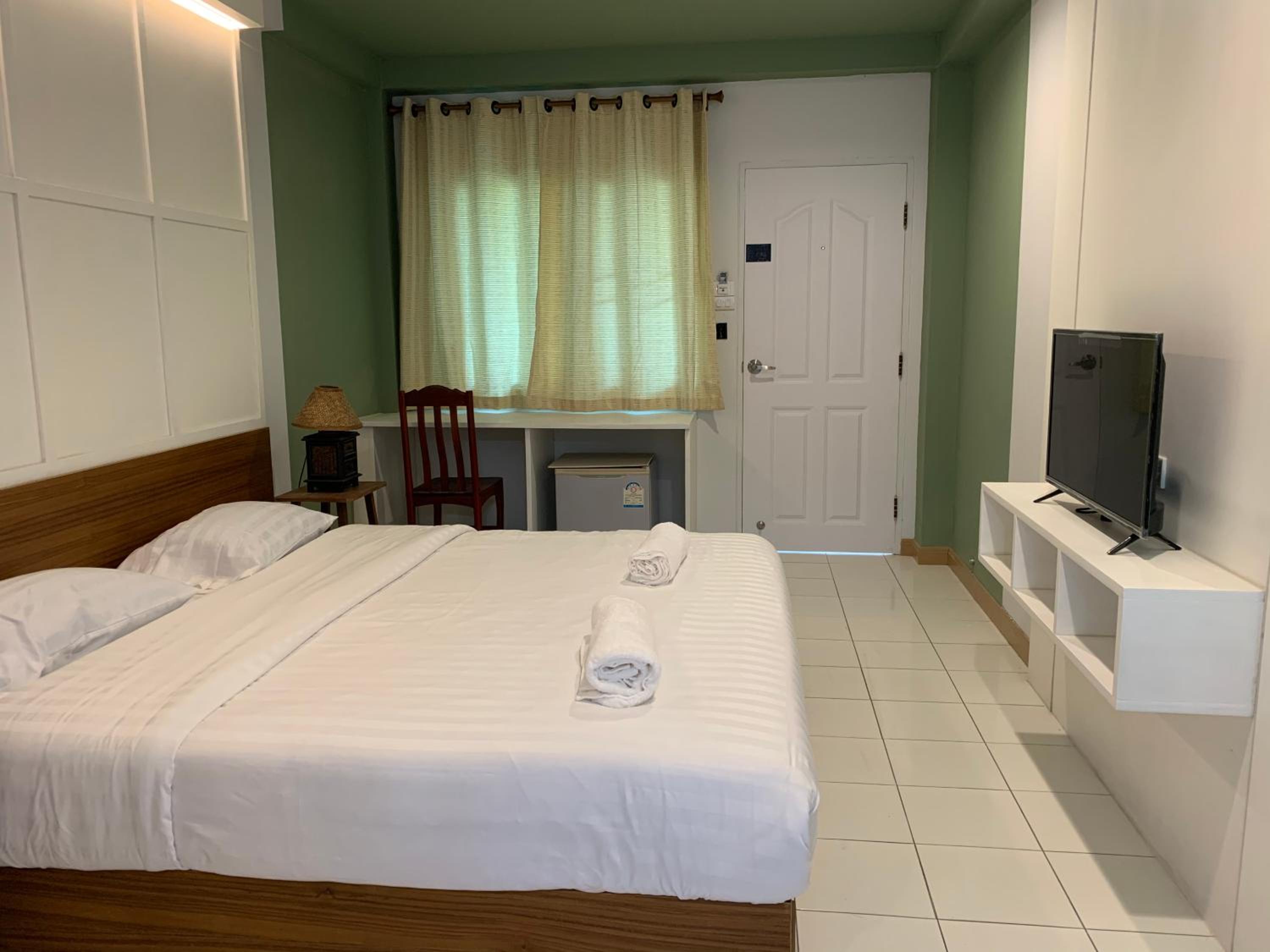 Standard Double Room - Photo 7