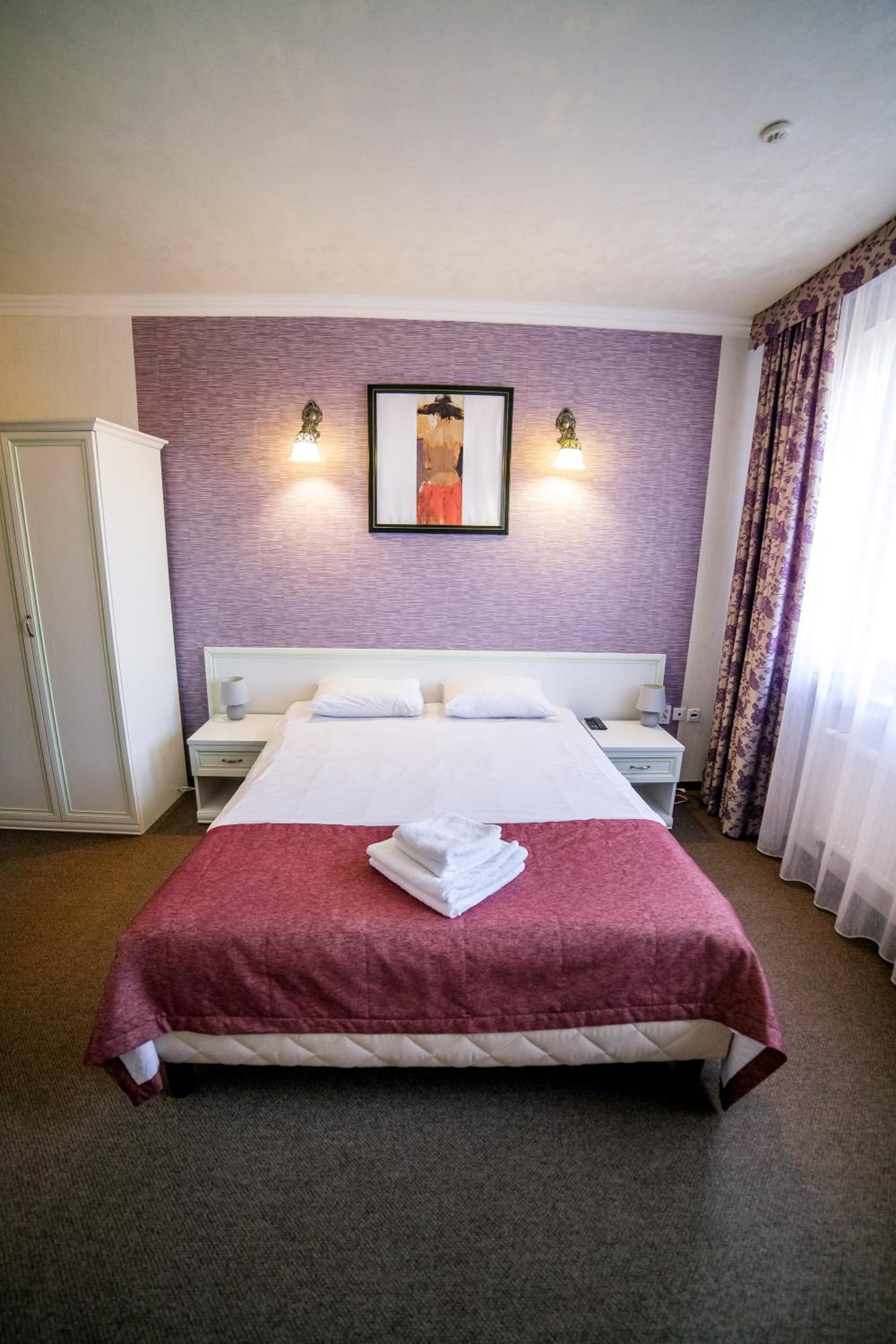 Quadruple Room with Private Bathroom photo 3