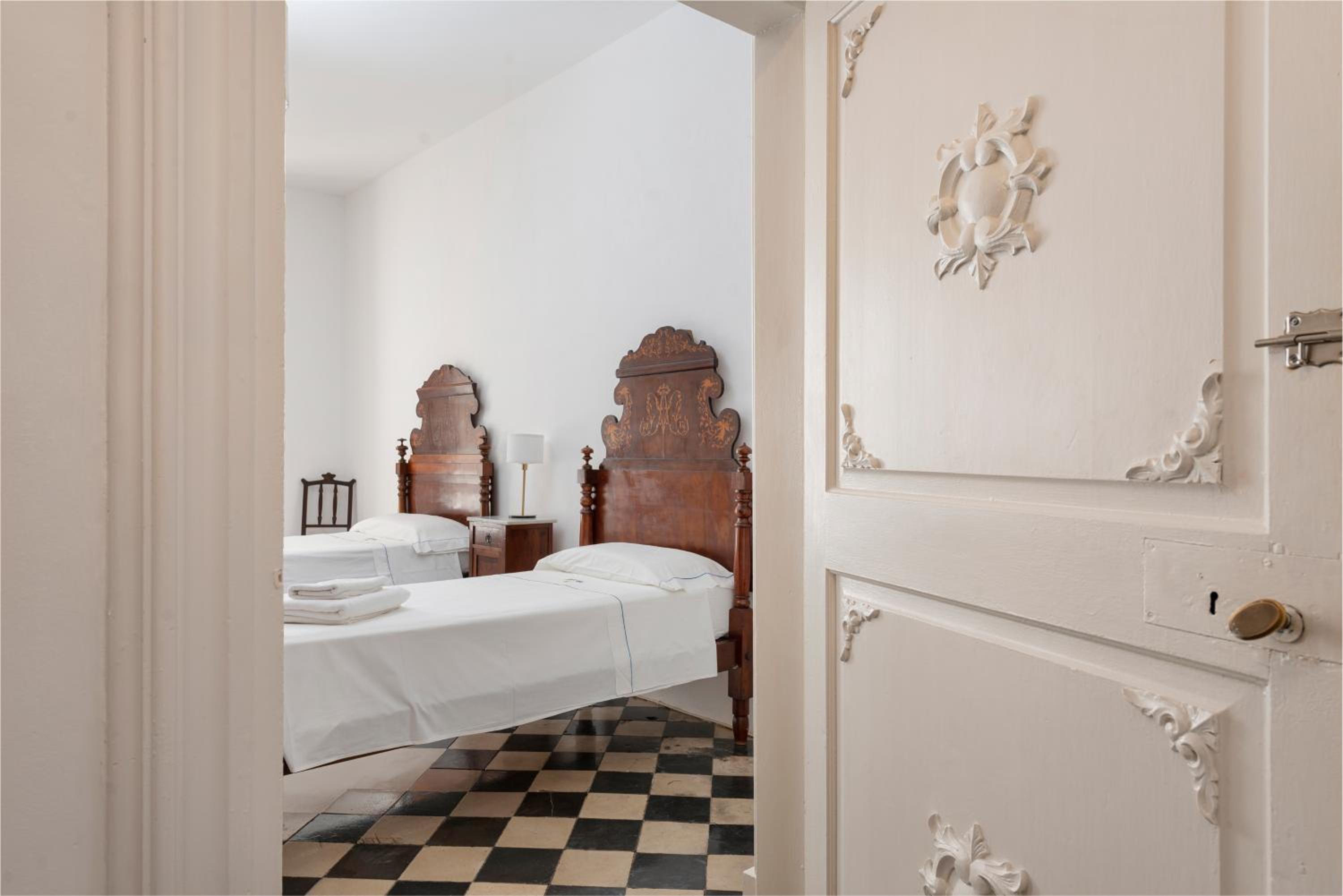 Double Room with Shared Bathroom photo 3