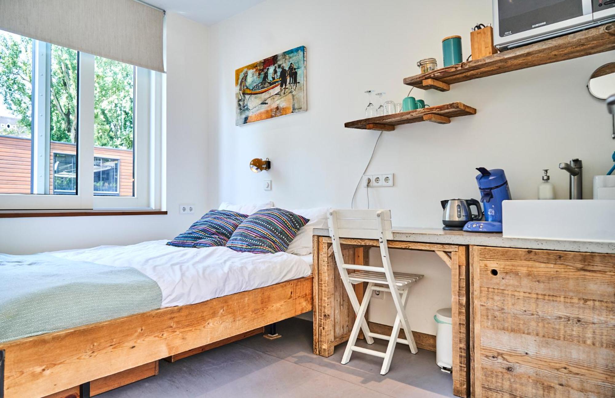 Studio Apartment photo 1