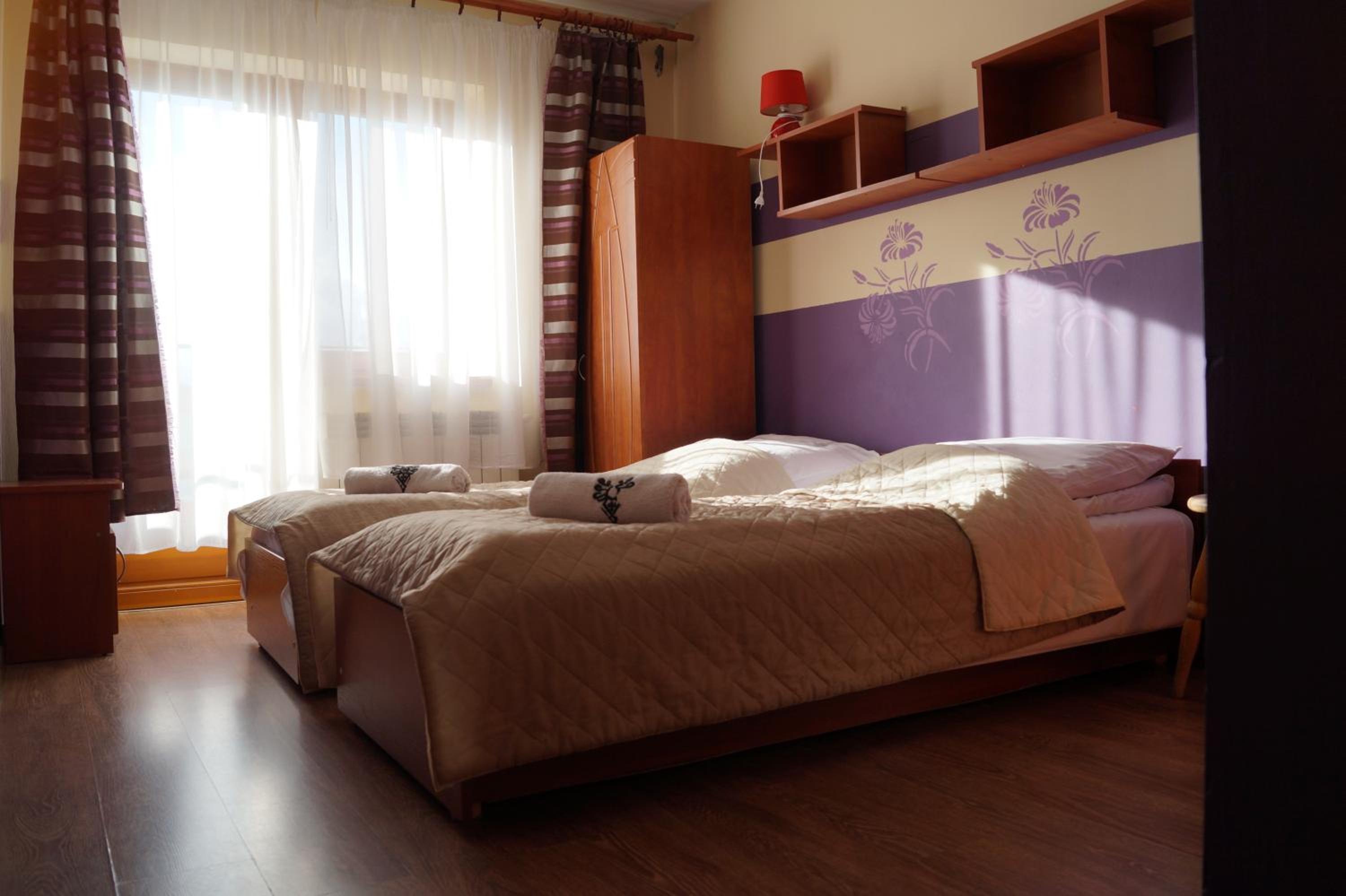 Twin Room with Mountain View - Photo 9