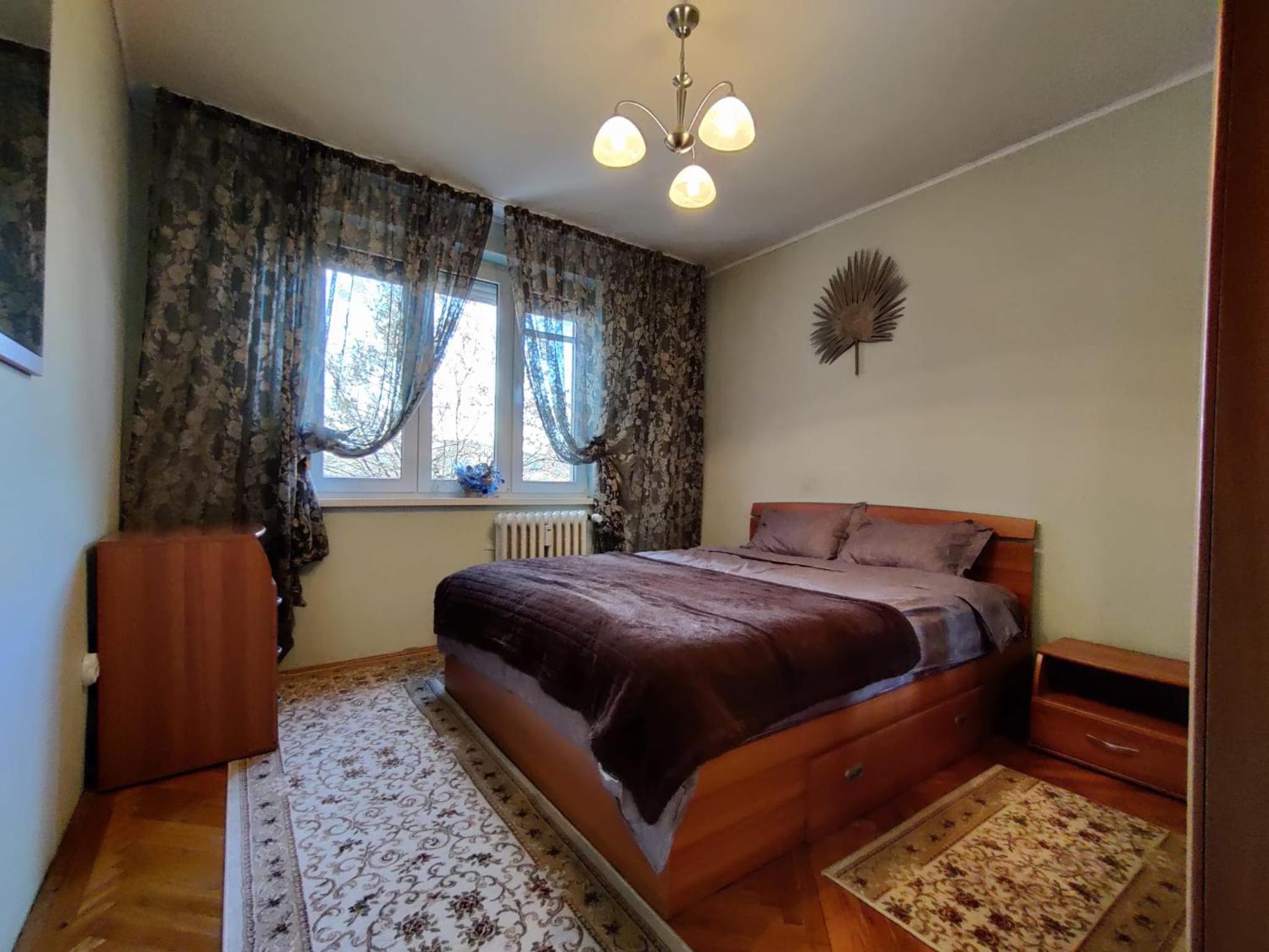 One-Bedroom Apartment - Photo 1