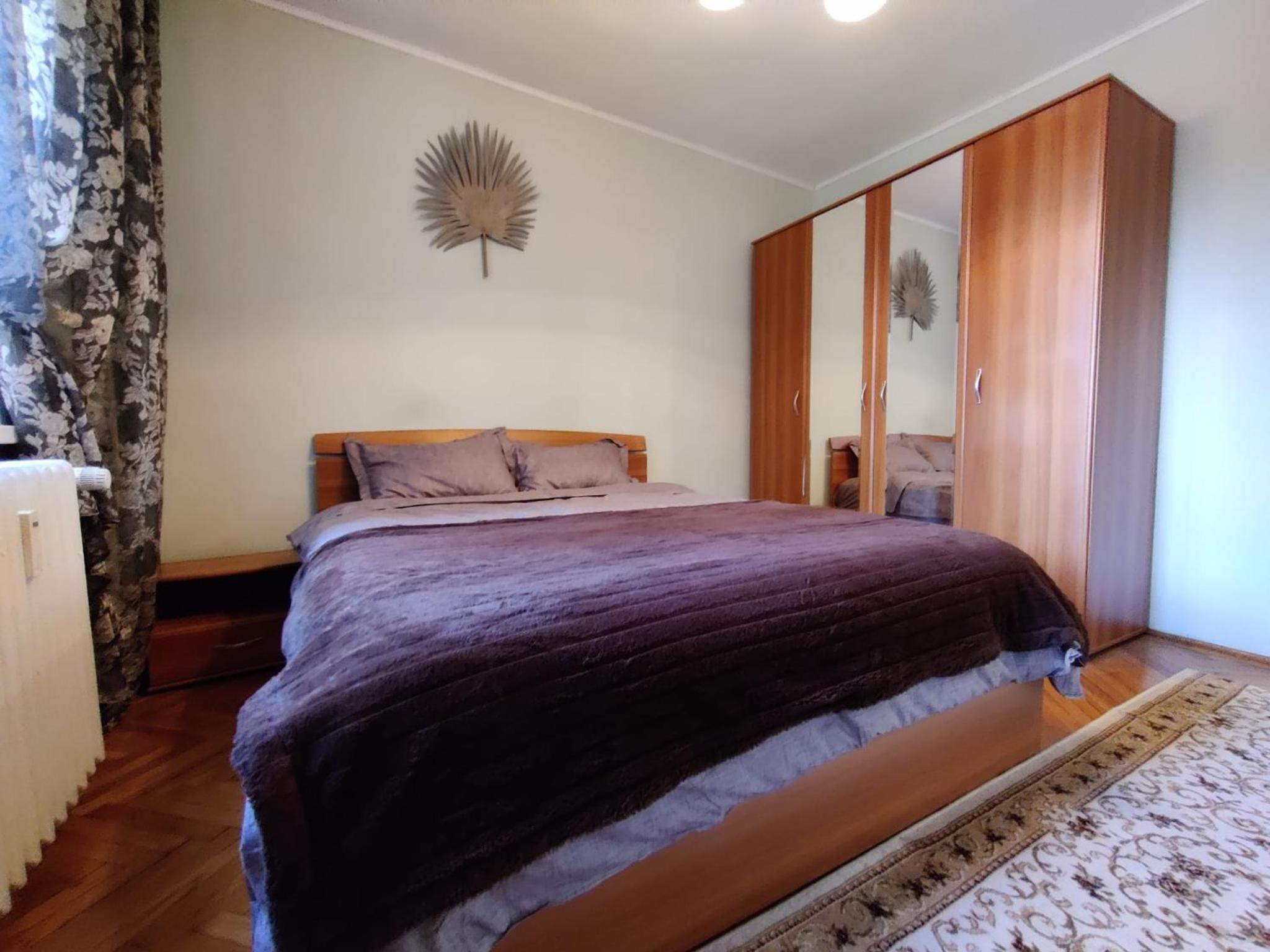 One-Bedroom Apartment - Photo 9