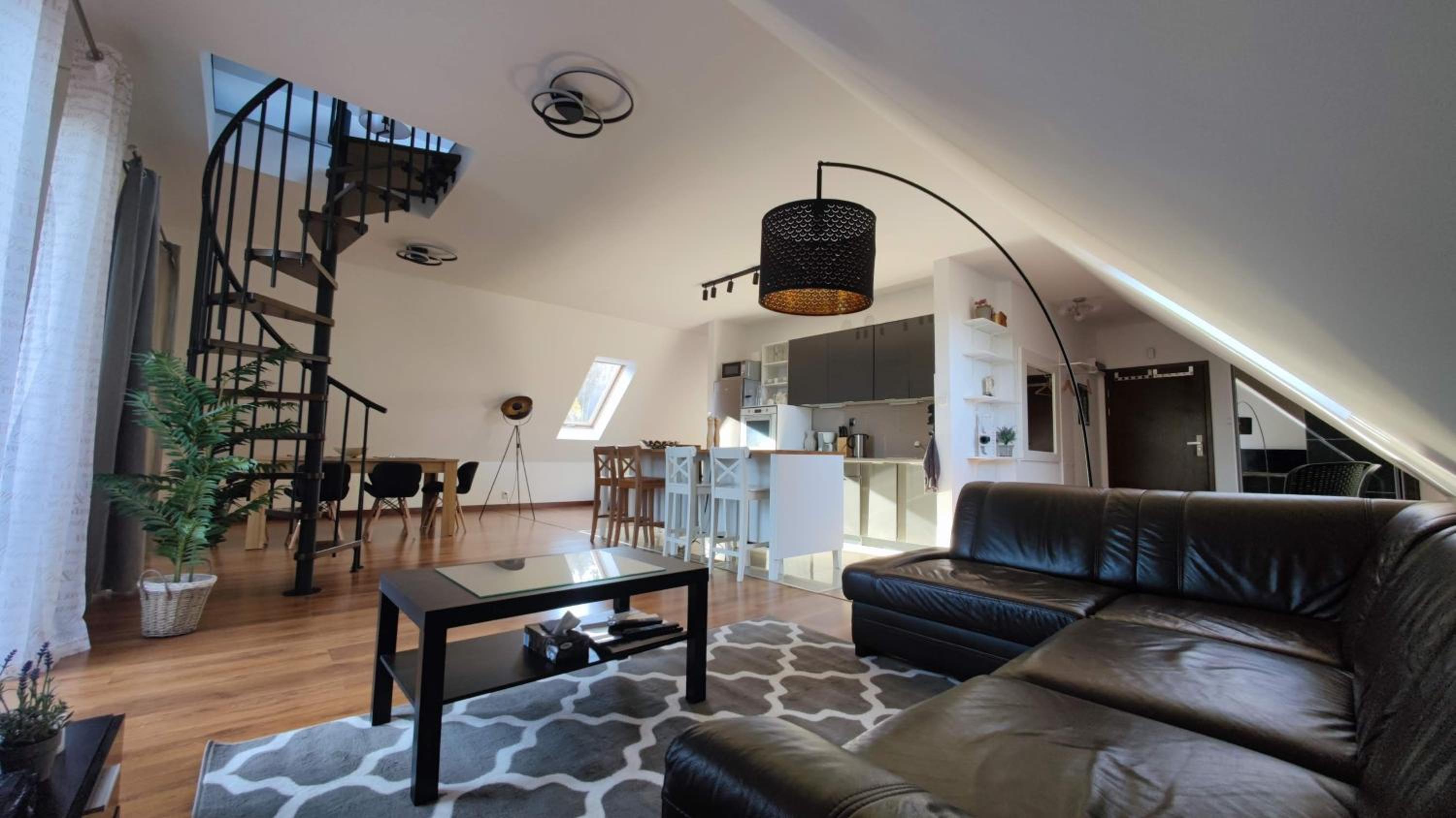 Three-Bedroom Apartment - Photo 73