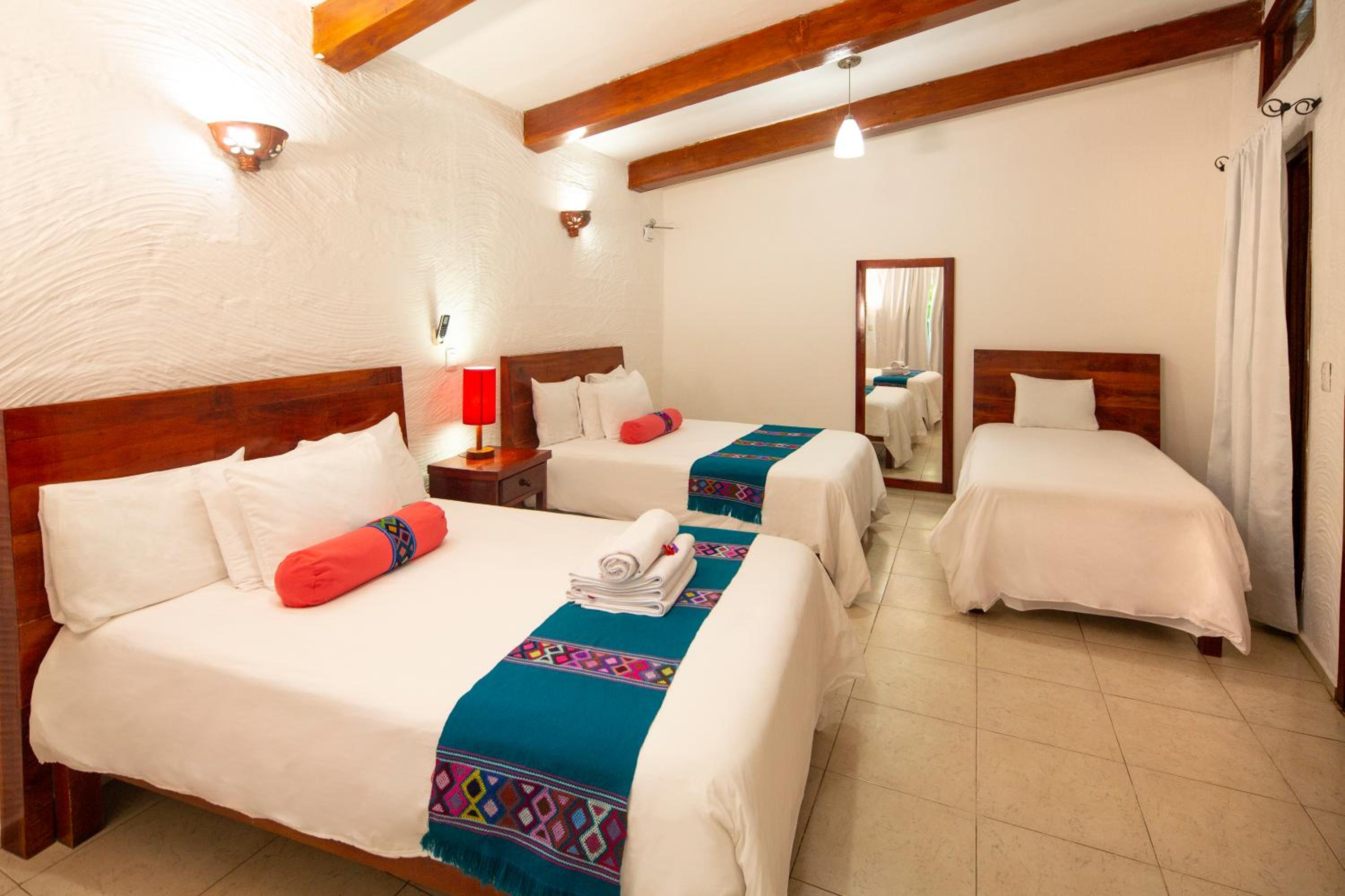 Quintuple Room (5 Adults) - Photo 2