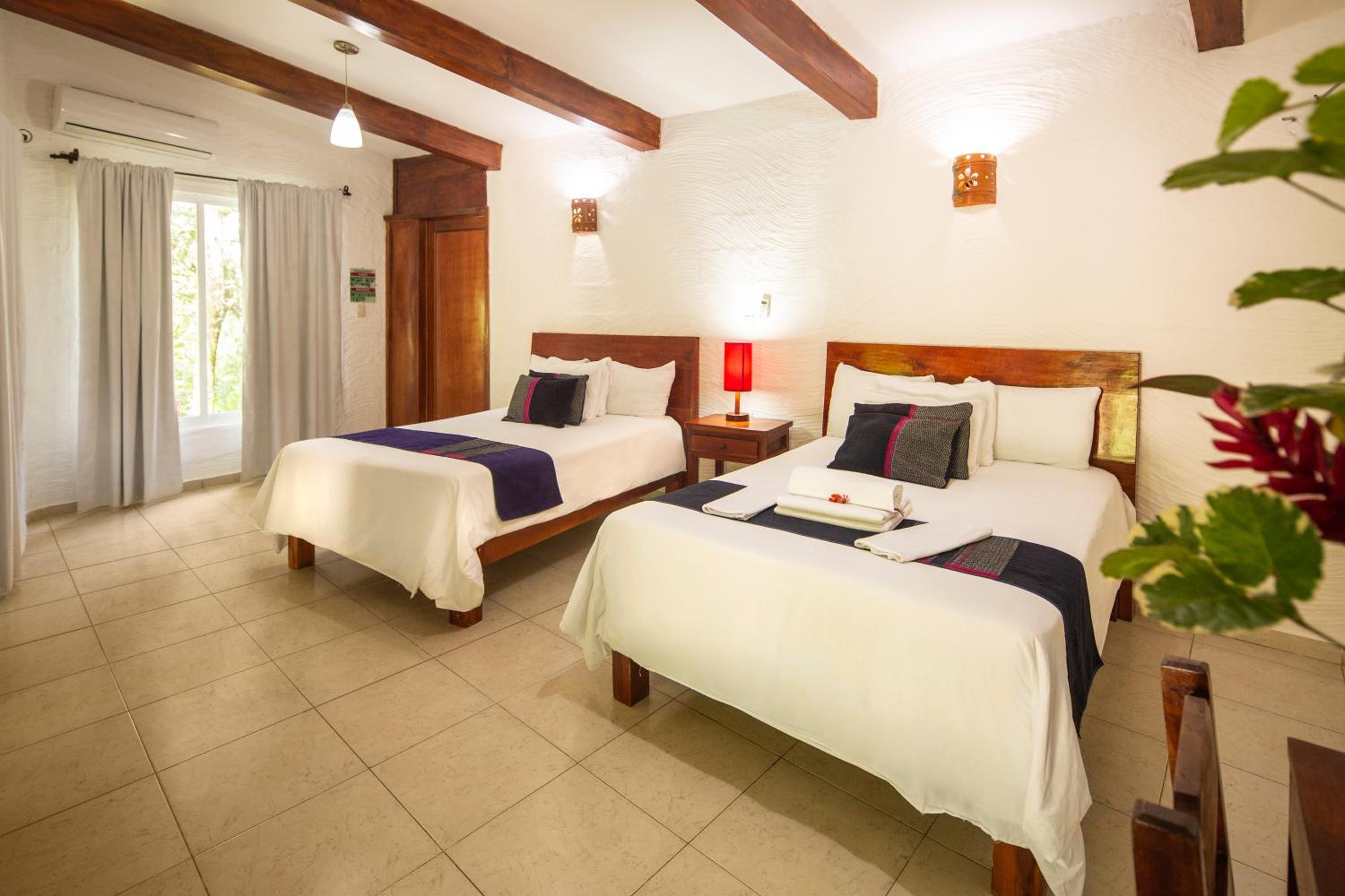 Double Room with Two Double Beds or One Large Bed - Photo 4