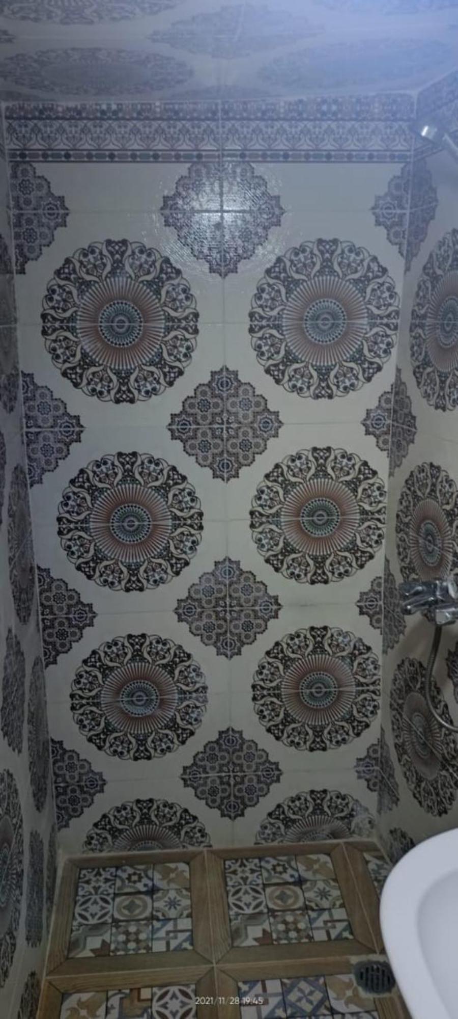 Family Room with Private Bathroom - Photo 28