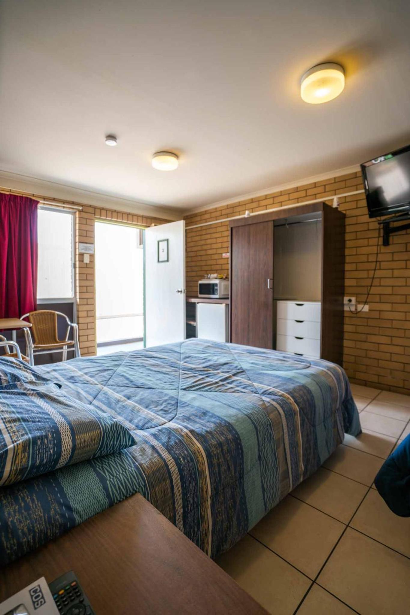 Standard Triple Room - Photo 4