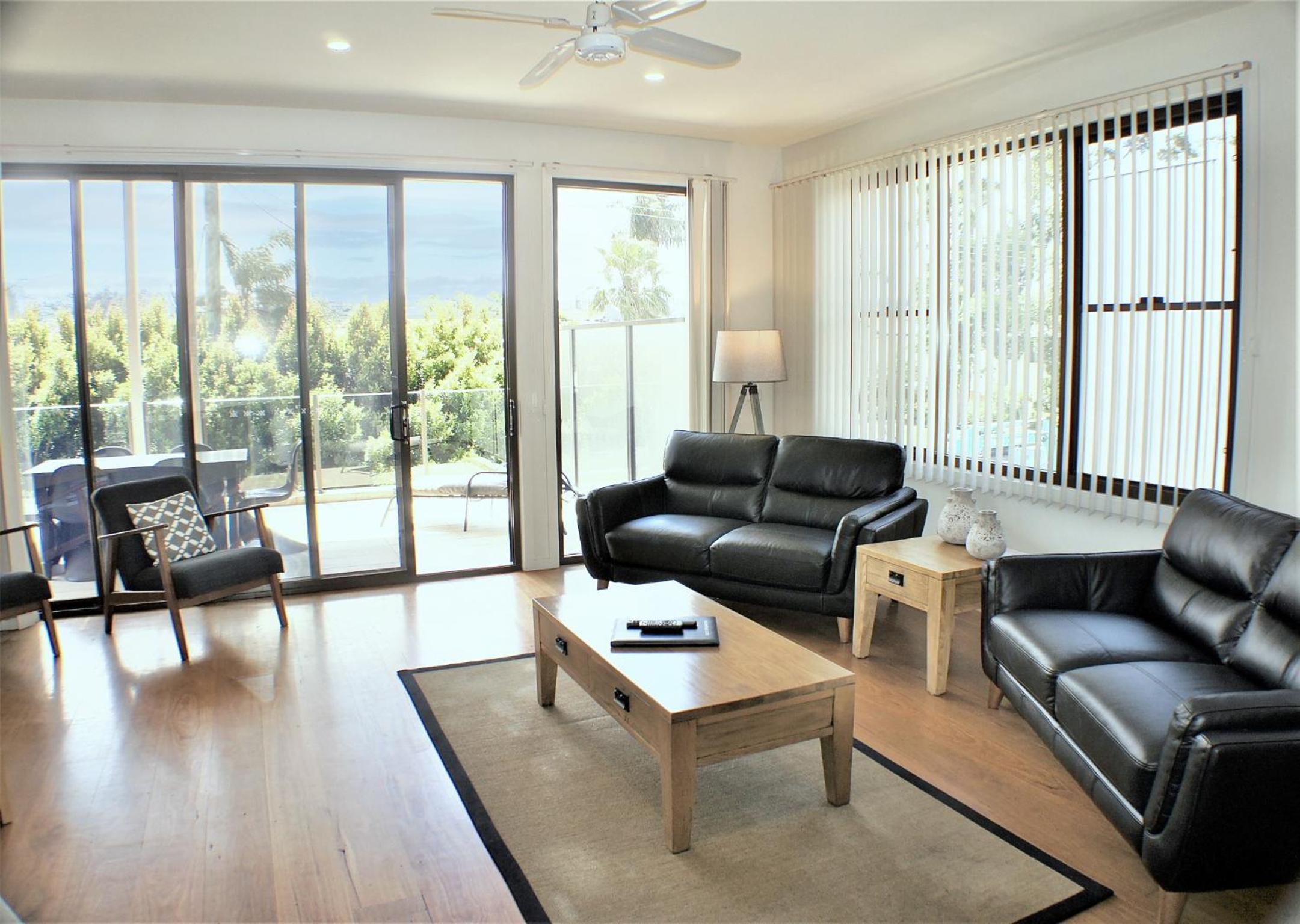 Apartment with Balcony photo 2