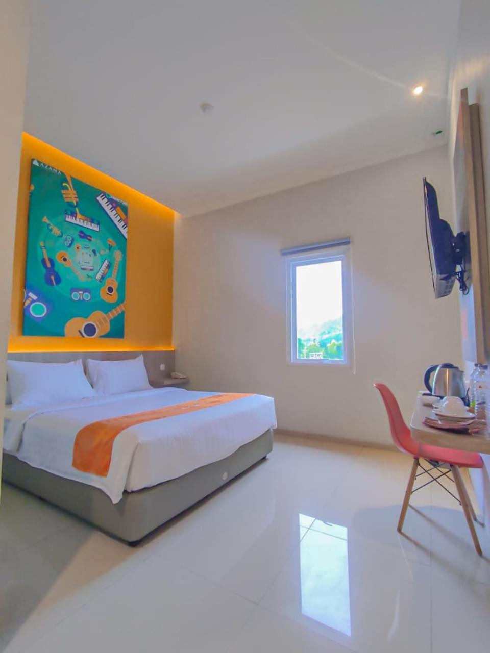 Deluxe King Room - Photo 9