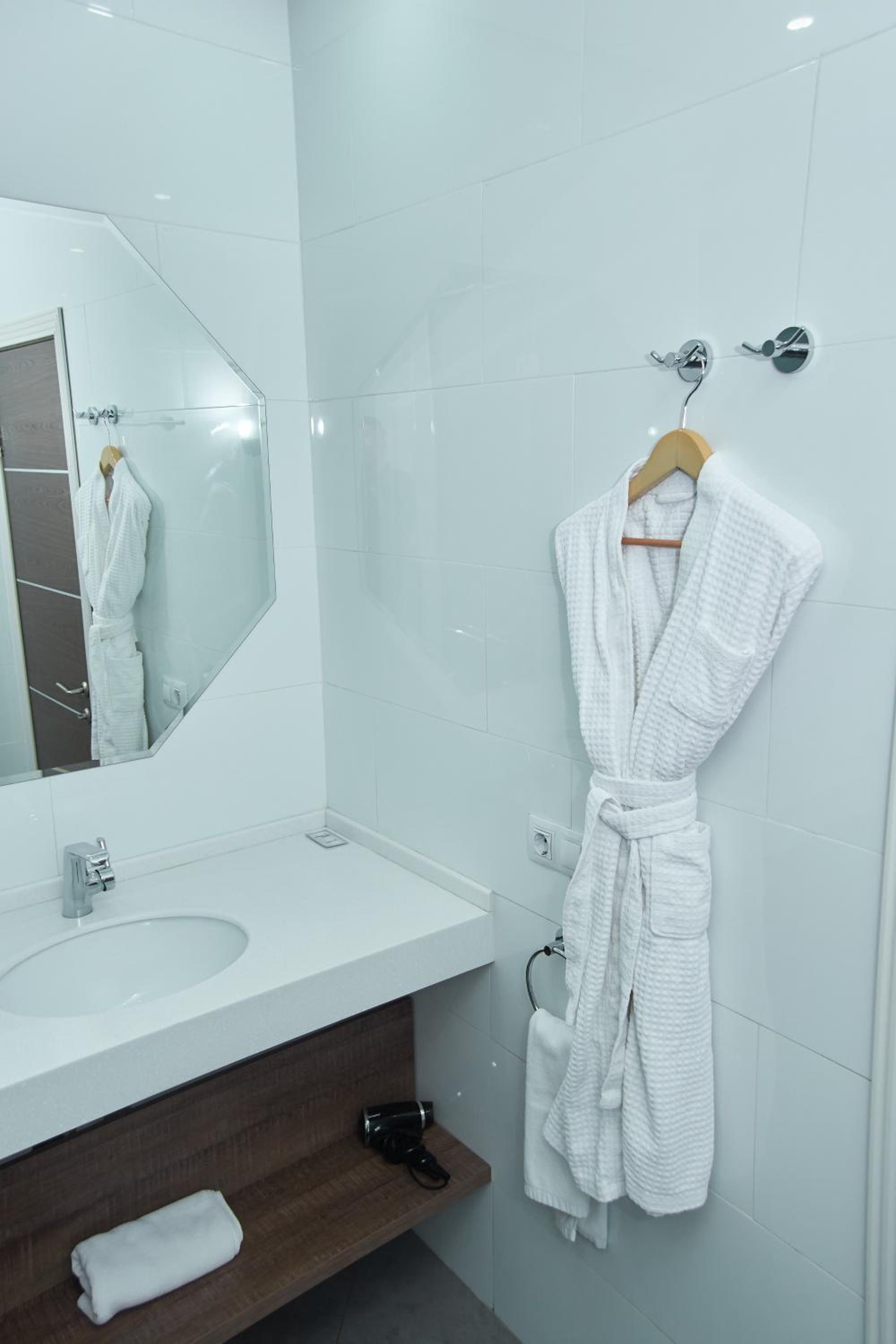 Superior Twin Room photo 3