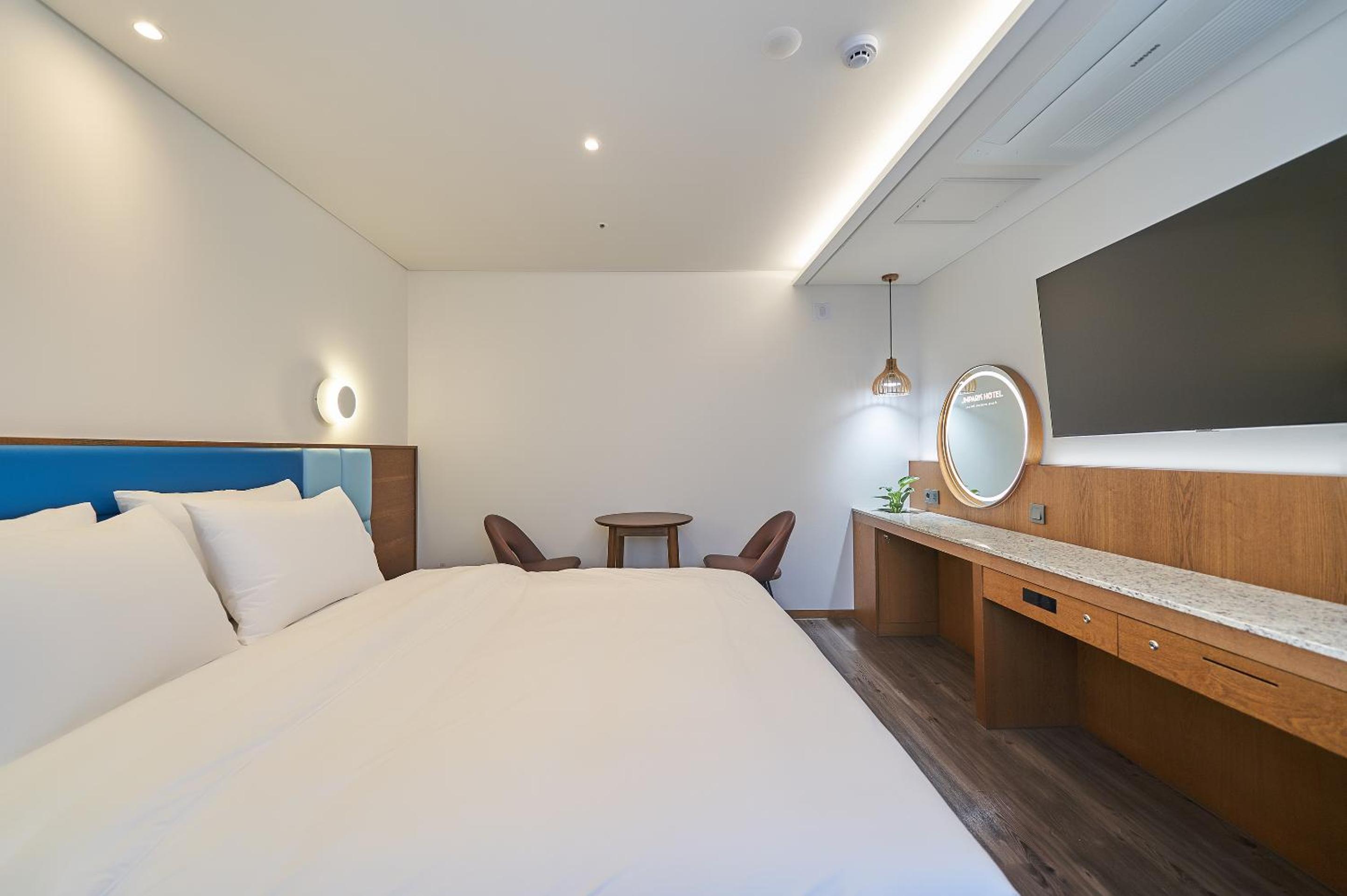 Cabin Room - Photo 1