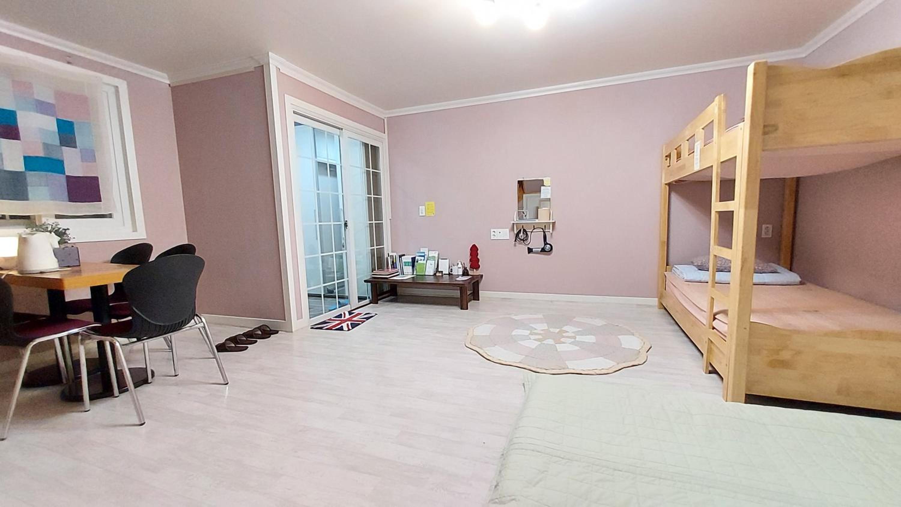 Family Room - Photo 15