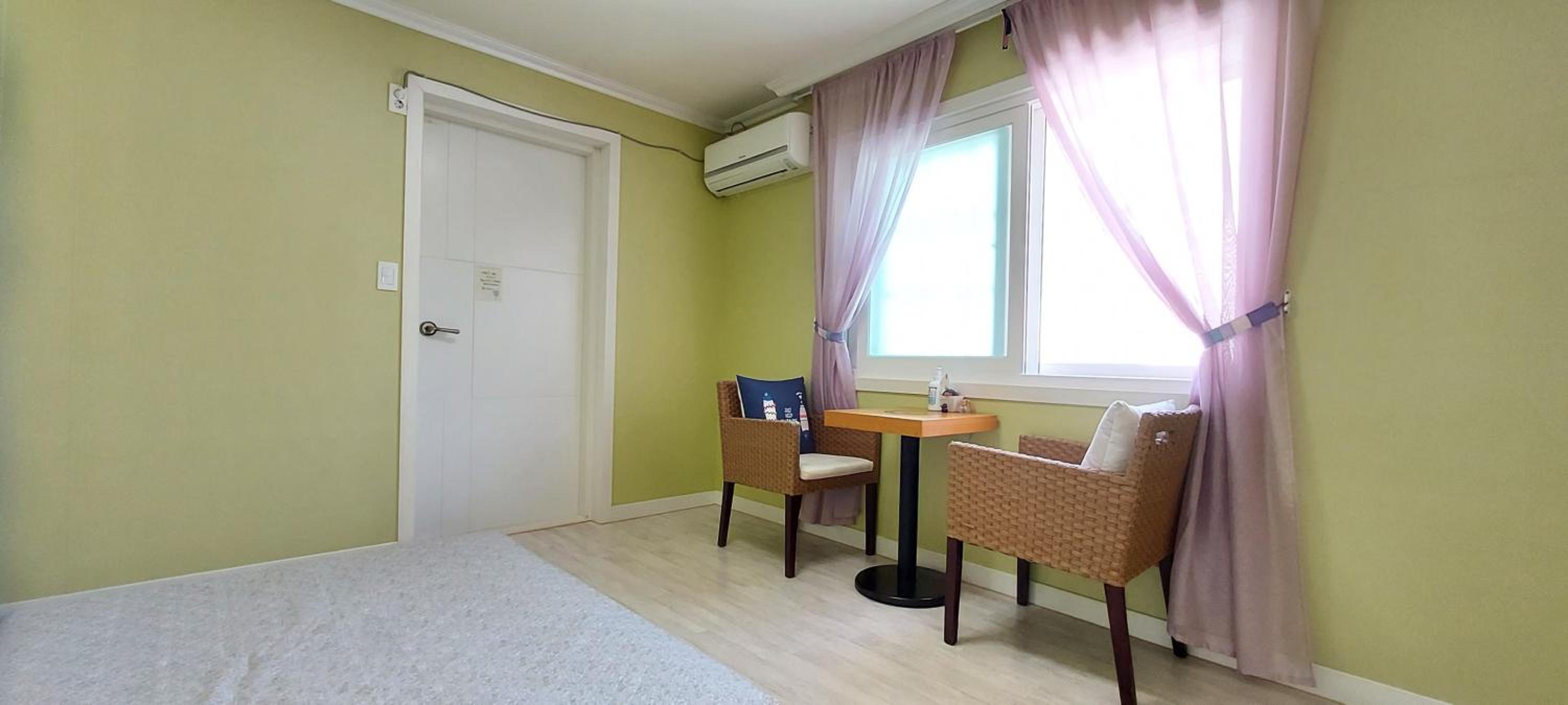 Two-Bedroom House - Photo 1