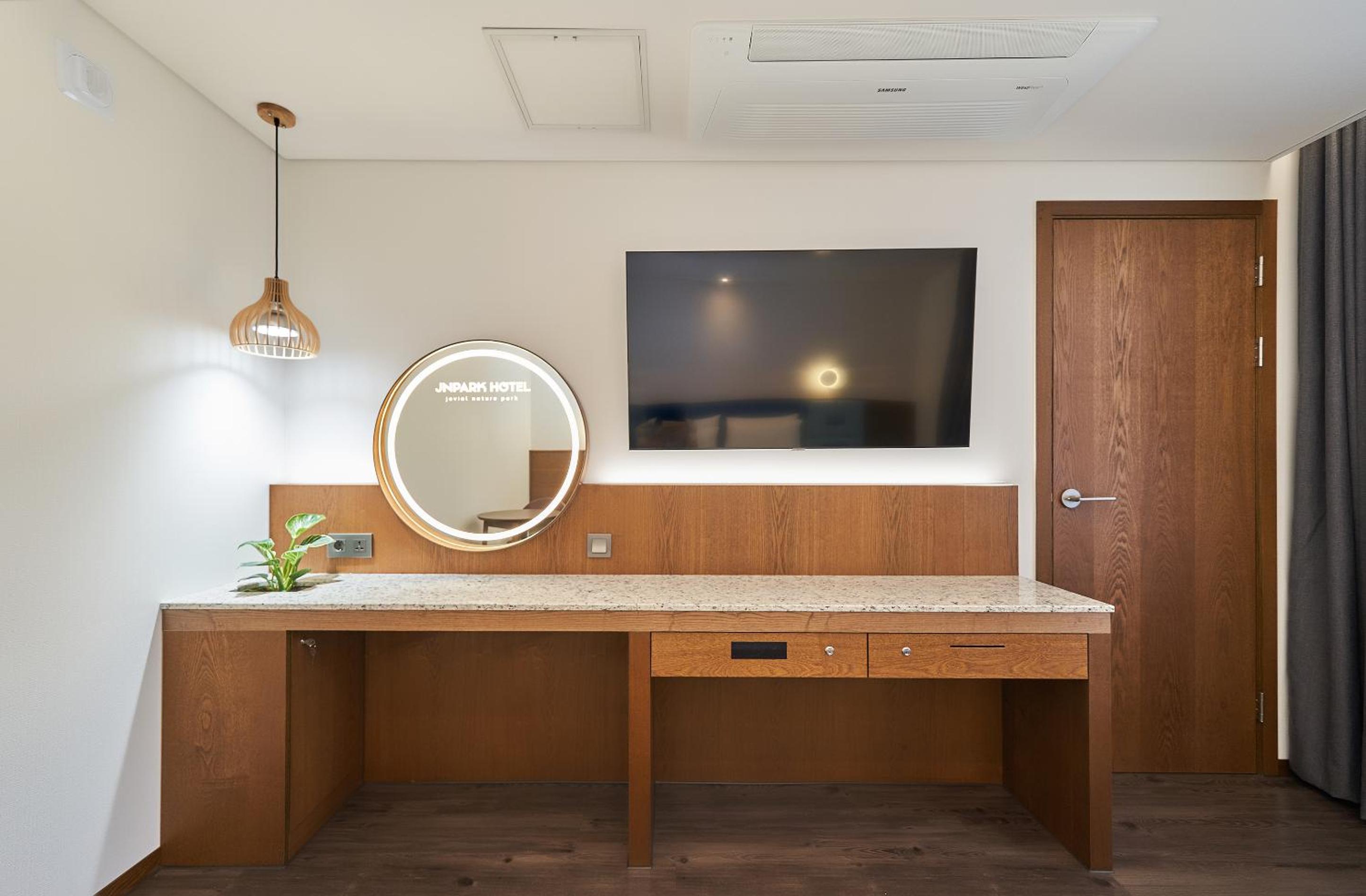 Cabin Room - Photo 2